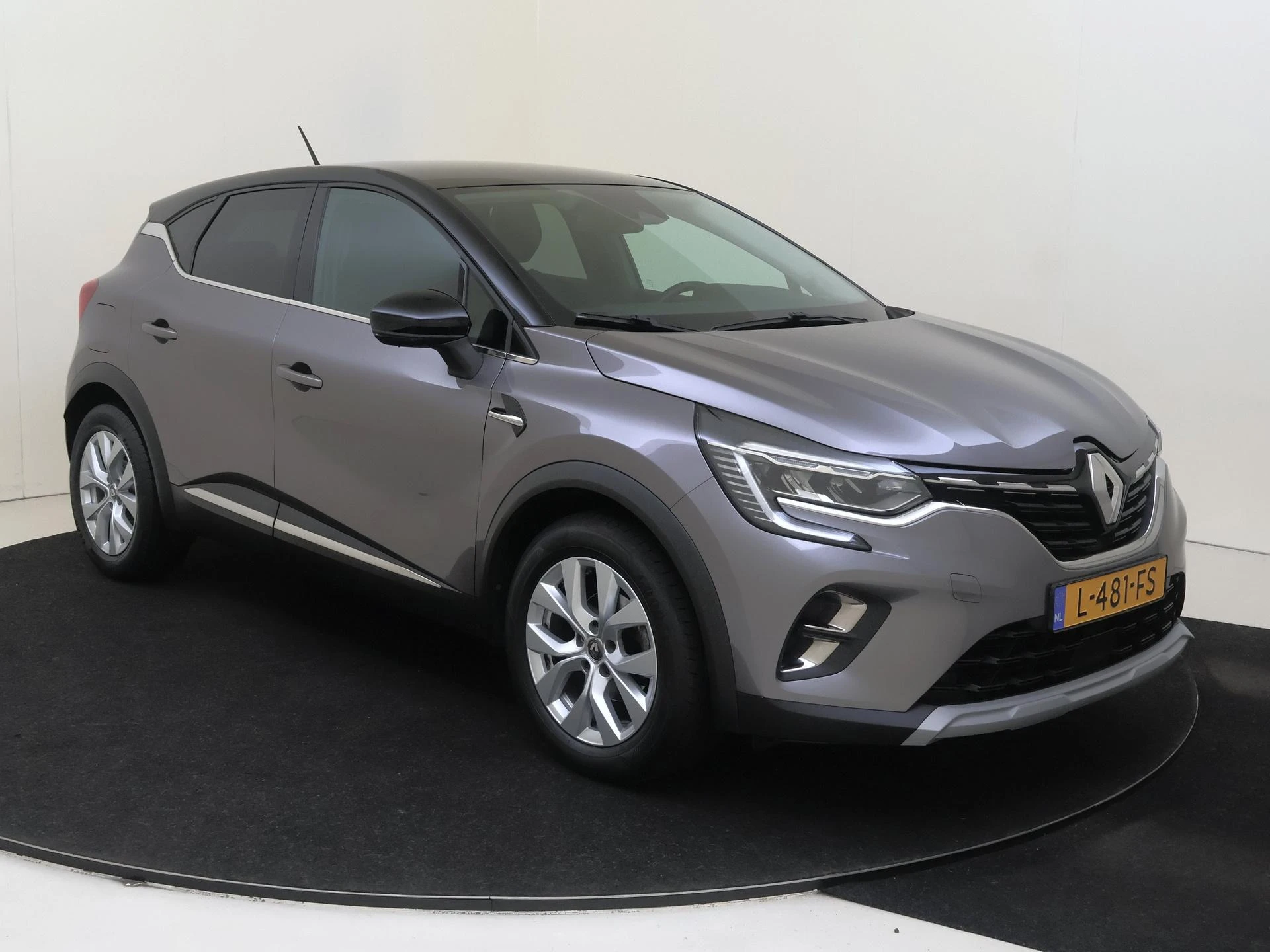 Renault Captur met kenteken L-481-FS – autofoto 3
