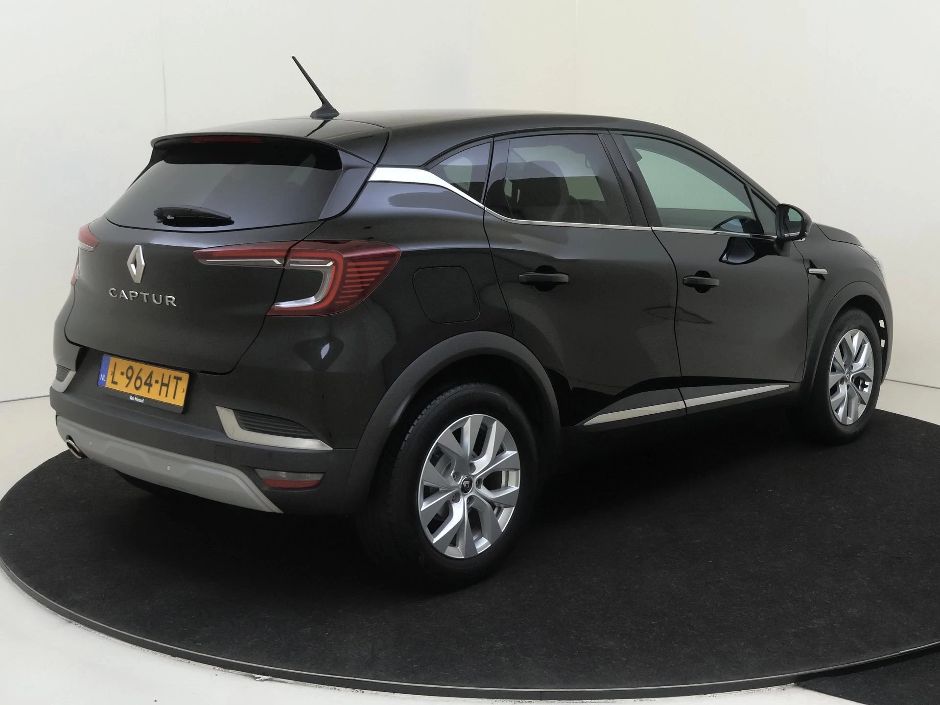 Renault Captur met kenteken L-964-HT – autofoto 5