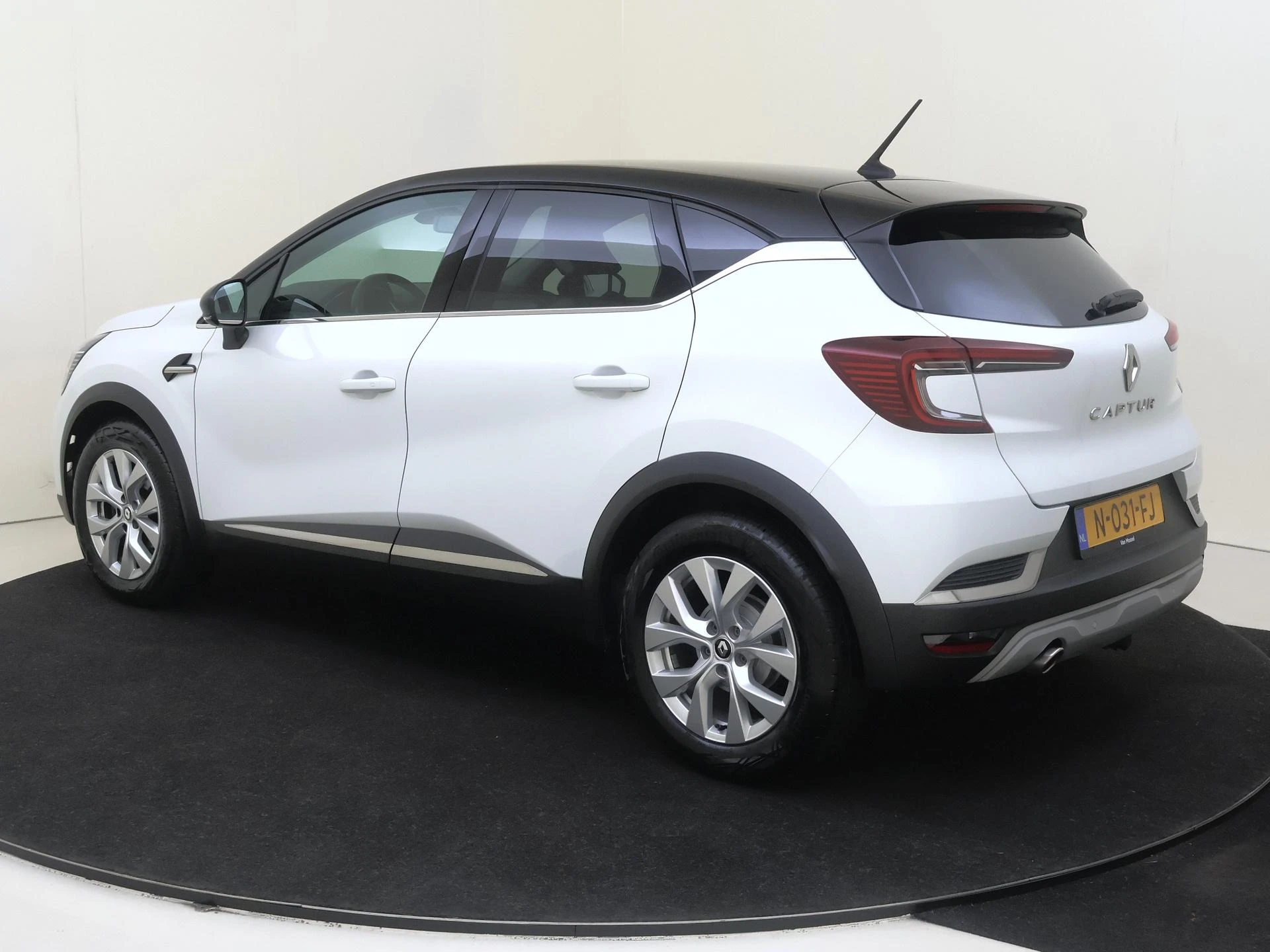 Renault Captur met kenteken N-031-FJ – autofoto 4