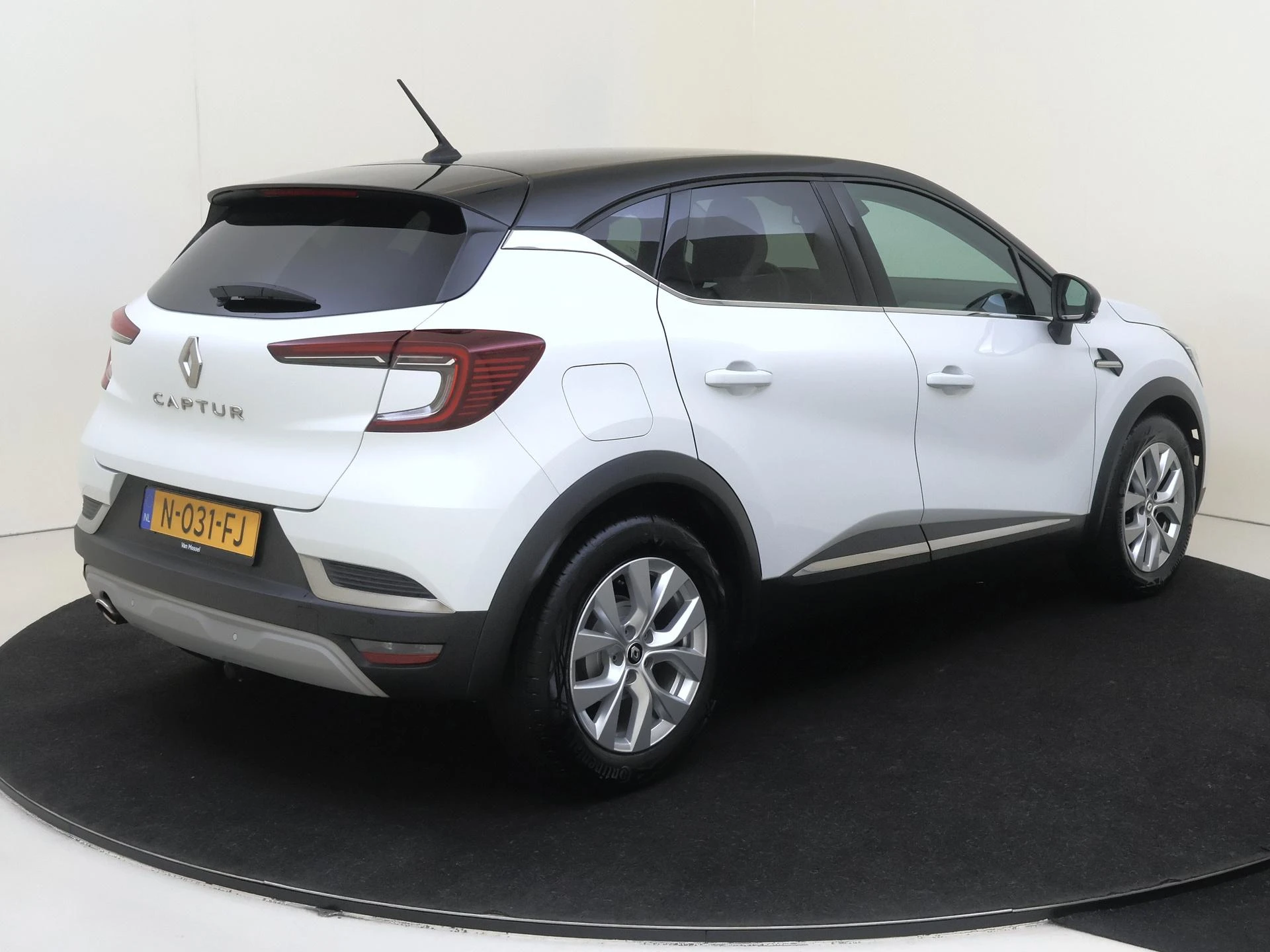 Renault Captur met kenteken N-031-FJ – autofoto 5