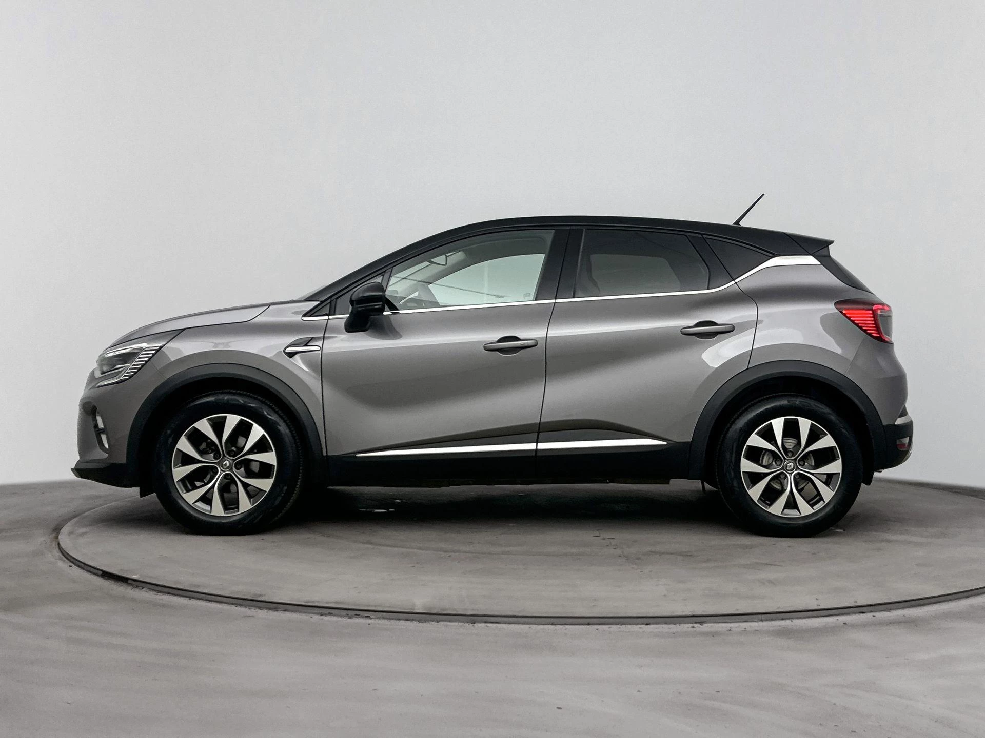 Renault Captur met kenteken P-858-RL – autofoto 4