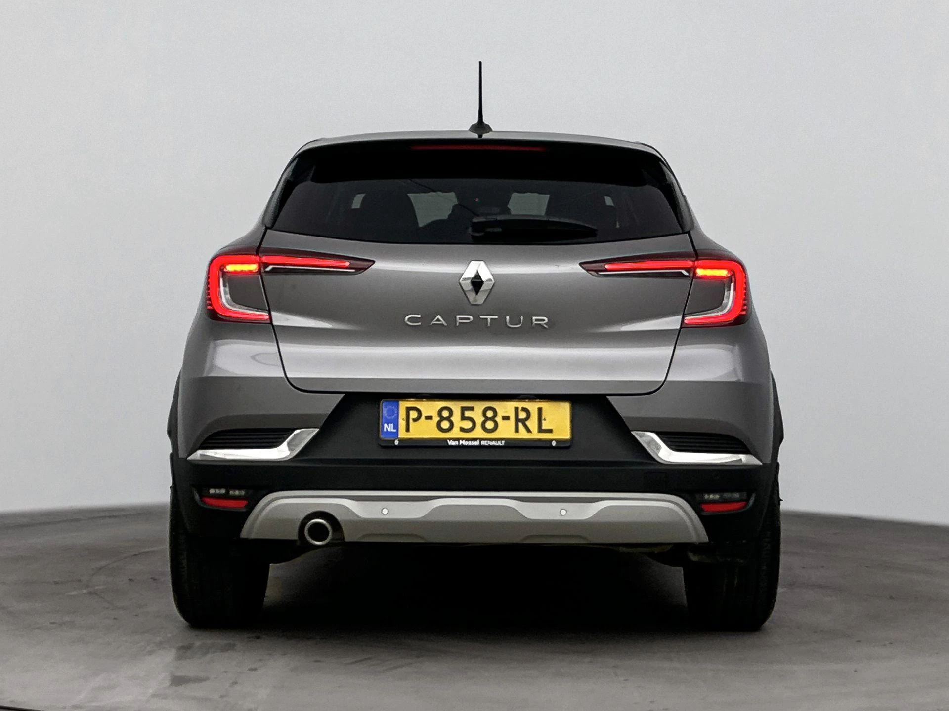 Renault Captur met kenteken P-858-RL – autofoto 5