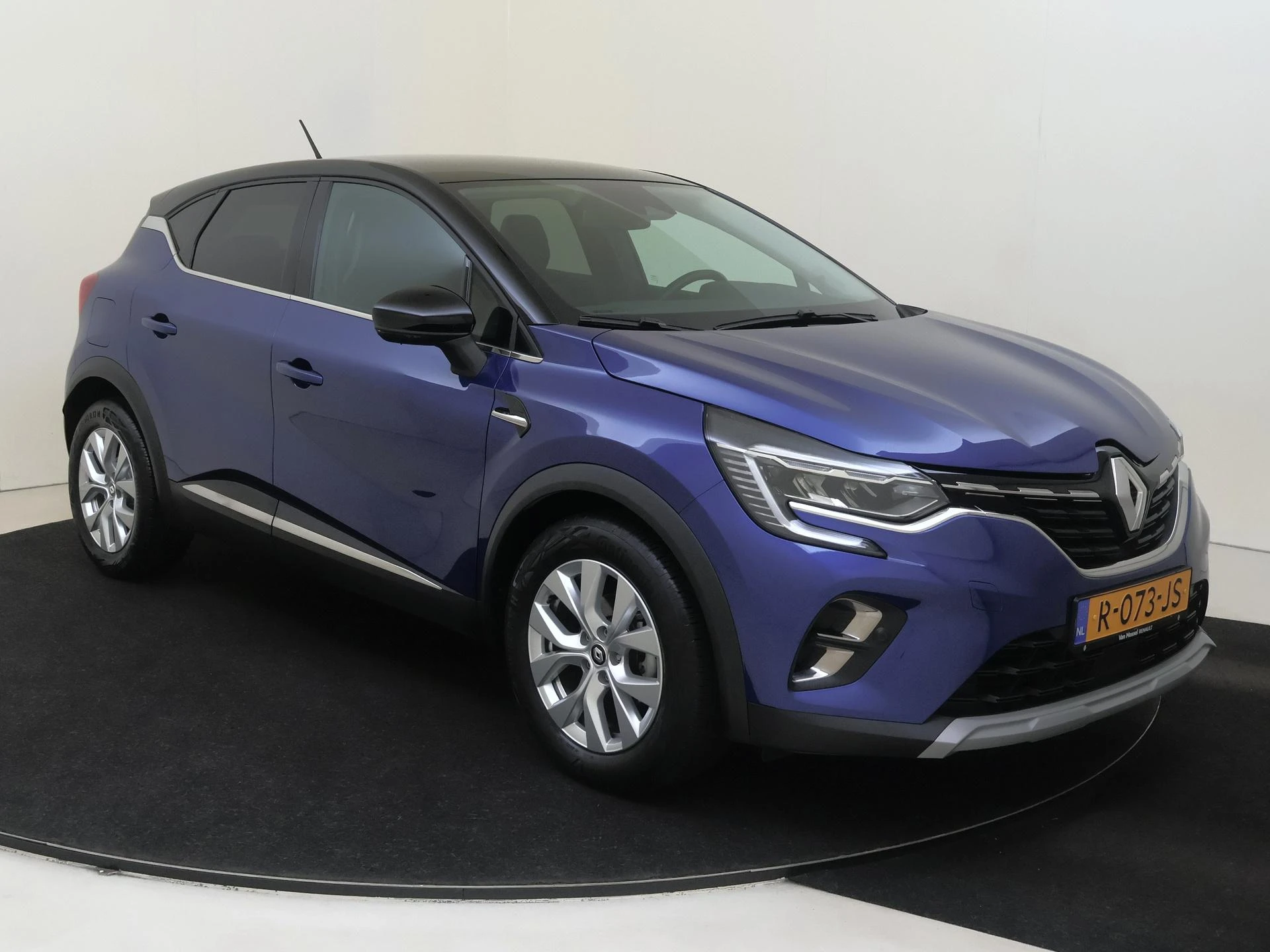 Renault Captur met kenteken R-073-JS – autofoto 3