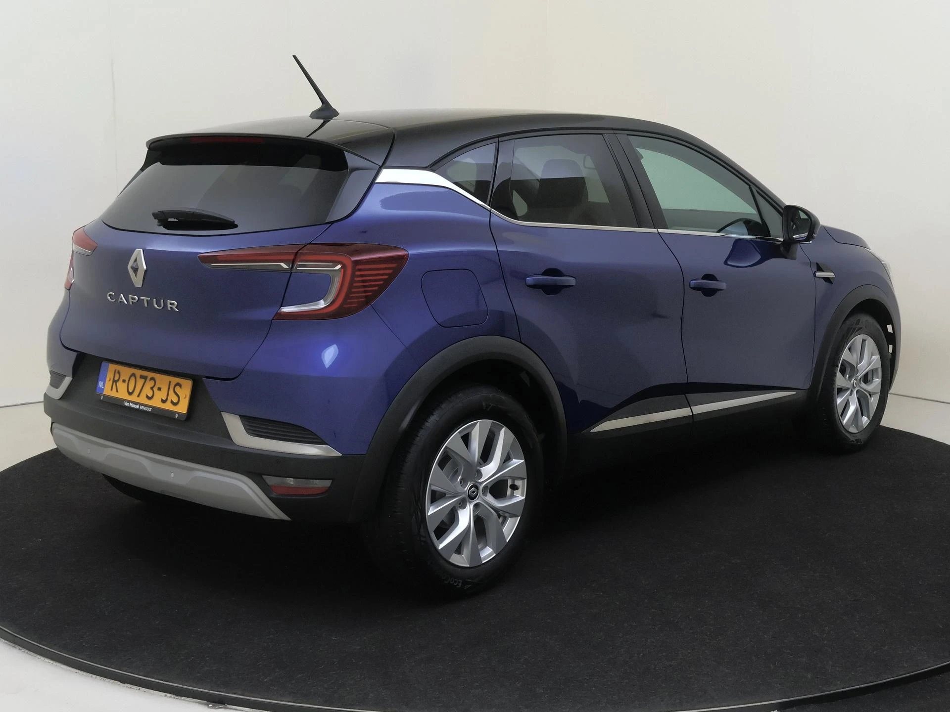 Renault Captur met kenteken R-073-JS – autofoto 5