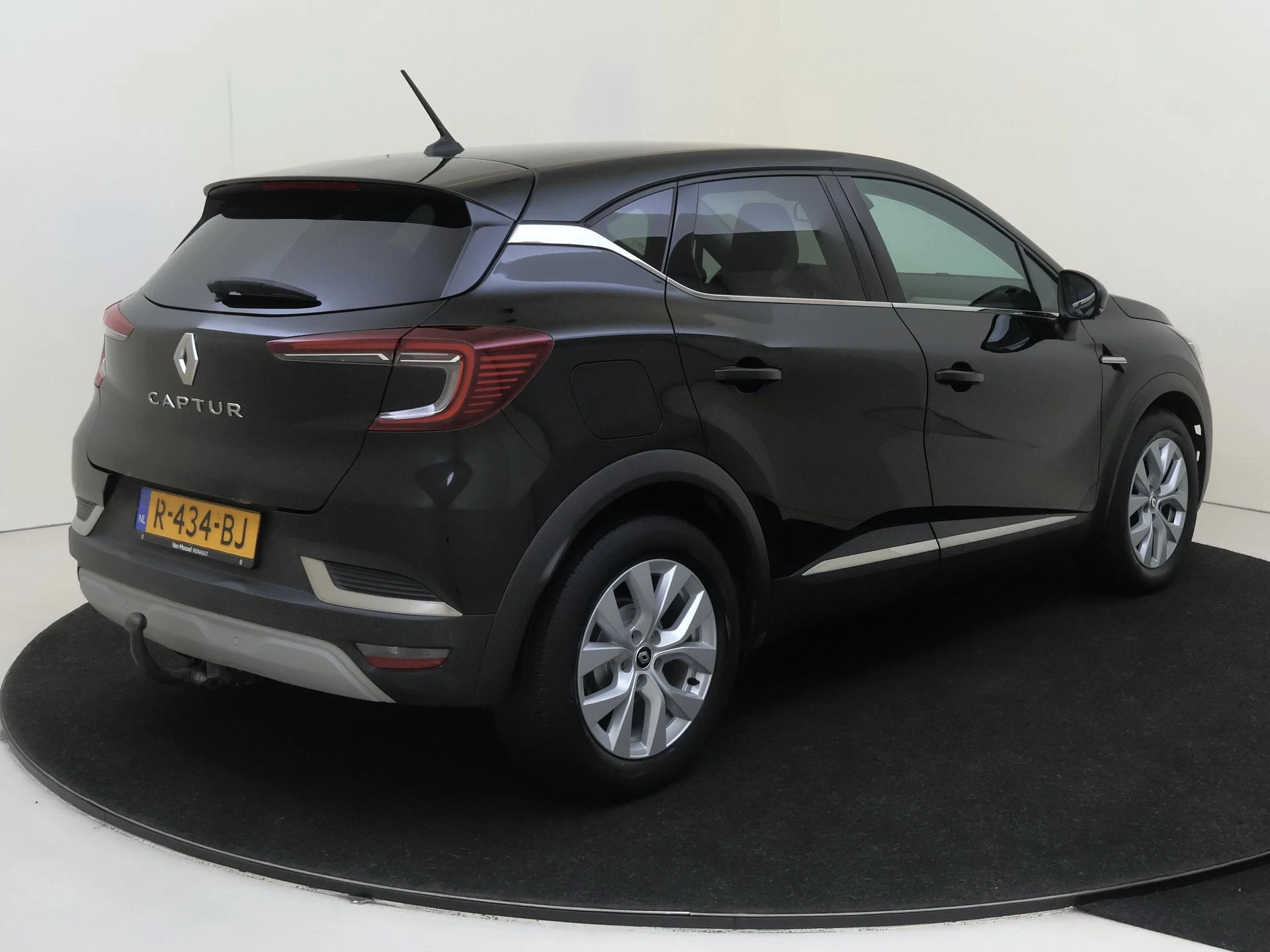 Renault Captur met kenteken R-434-BJ – autofoto 5