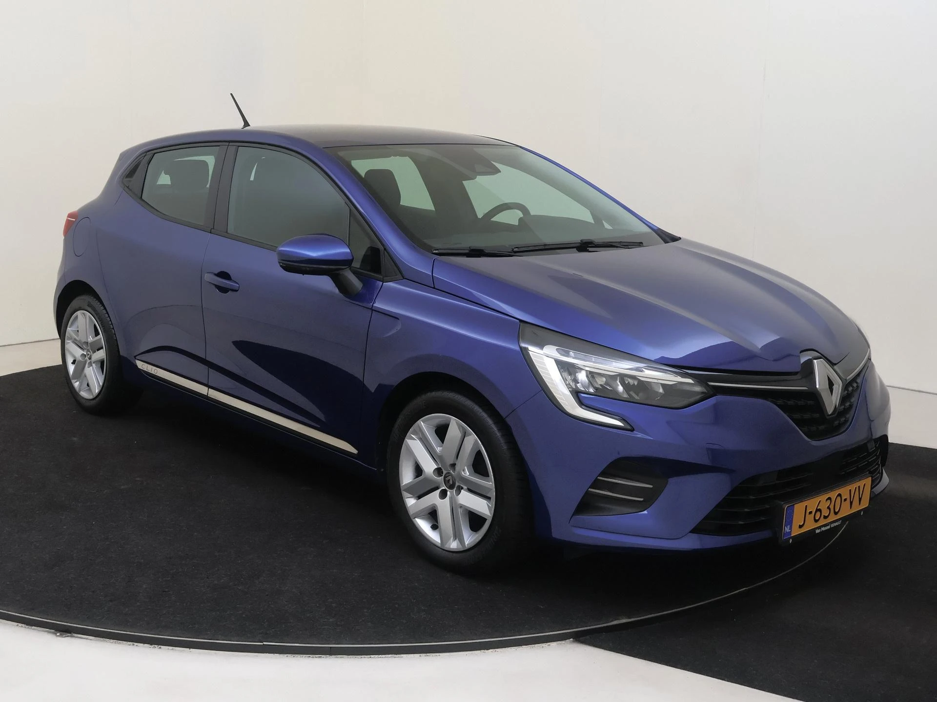 Renault Clio met kenteken 43100 – autofoto 3