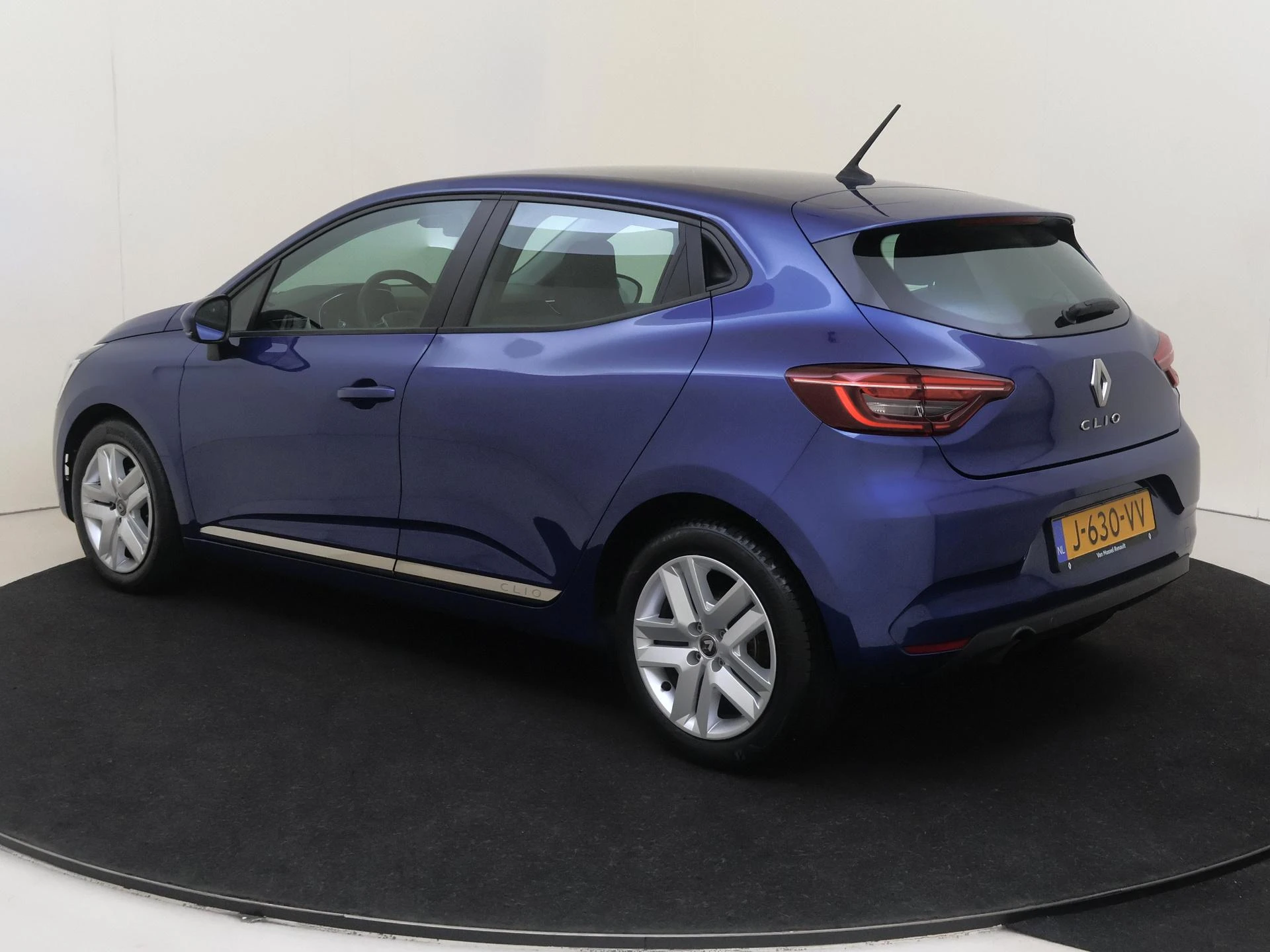 Renault Clio met kenteken 43100 – autofoto 4