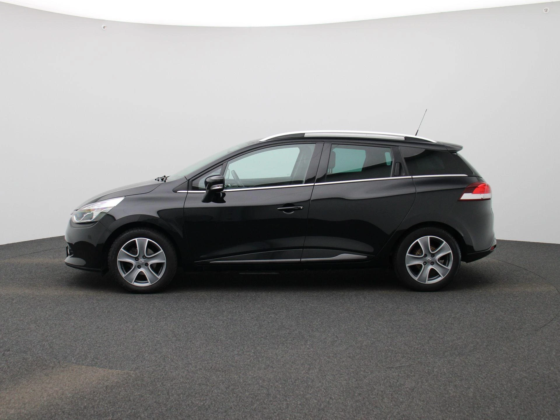 Renault Clio met kenteken 45100 – autofoto 5