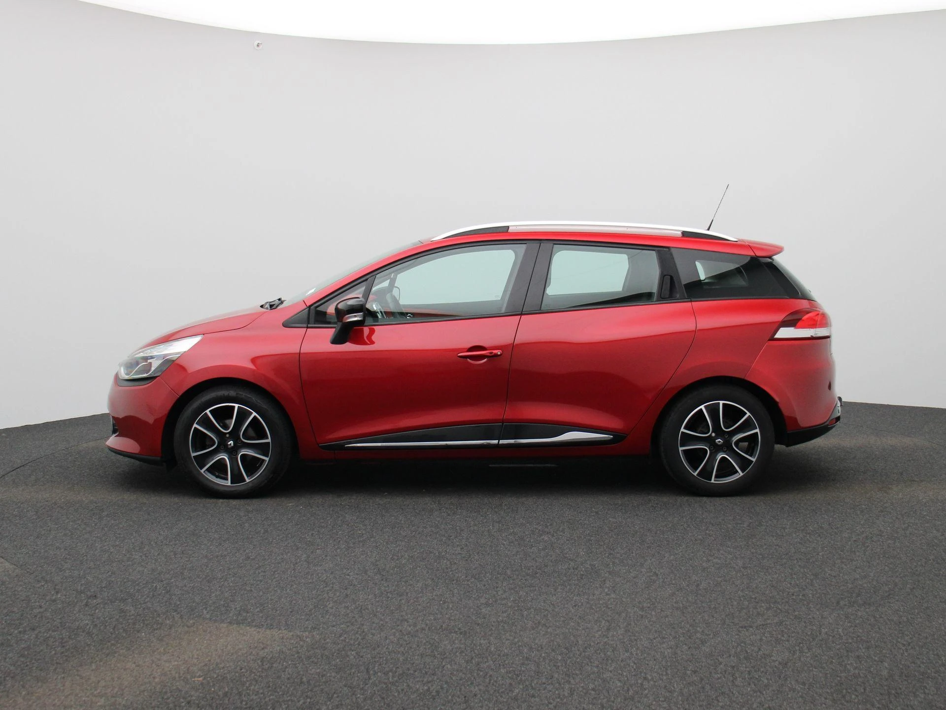 Renault Clio met kenteken 45100 – autofoto 5