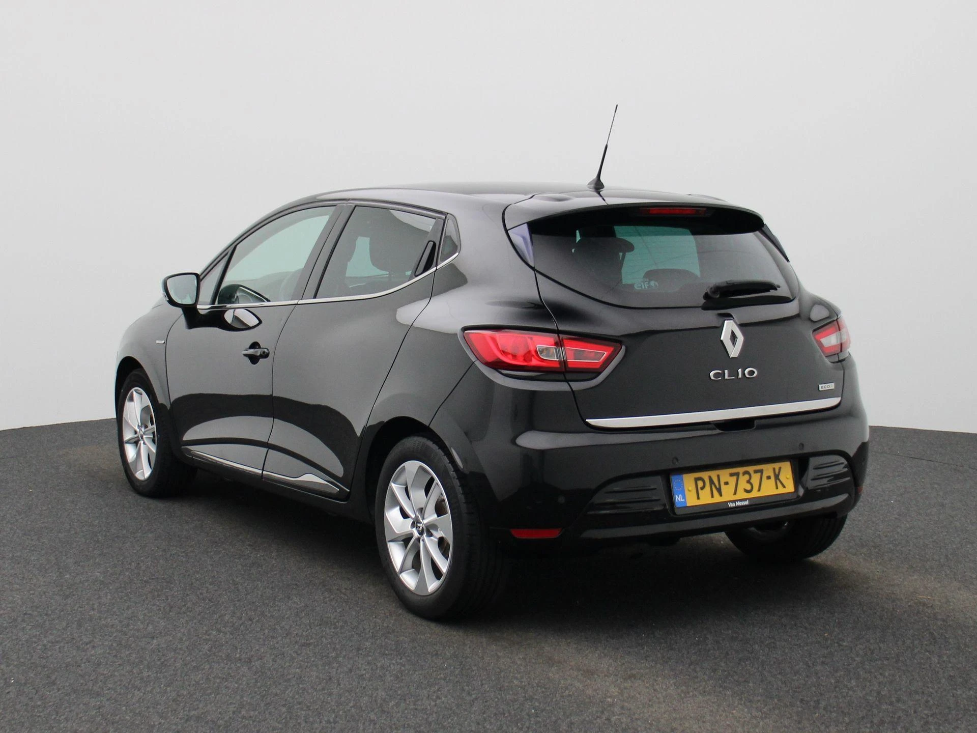 Renault Clio met kenteken 51100 – autofoto 3