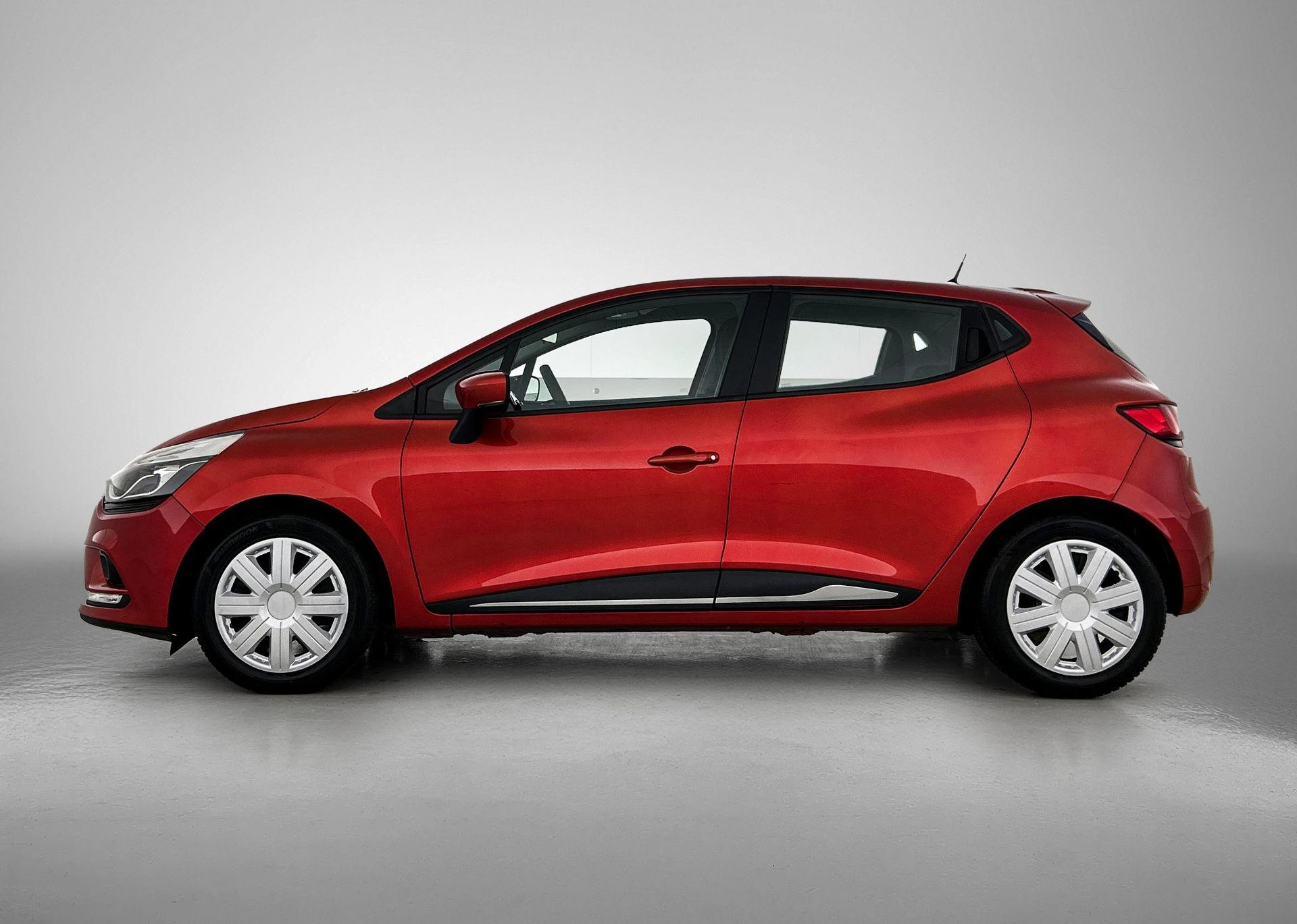 Renault Clio met kenteken 51100 – autofoto 4