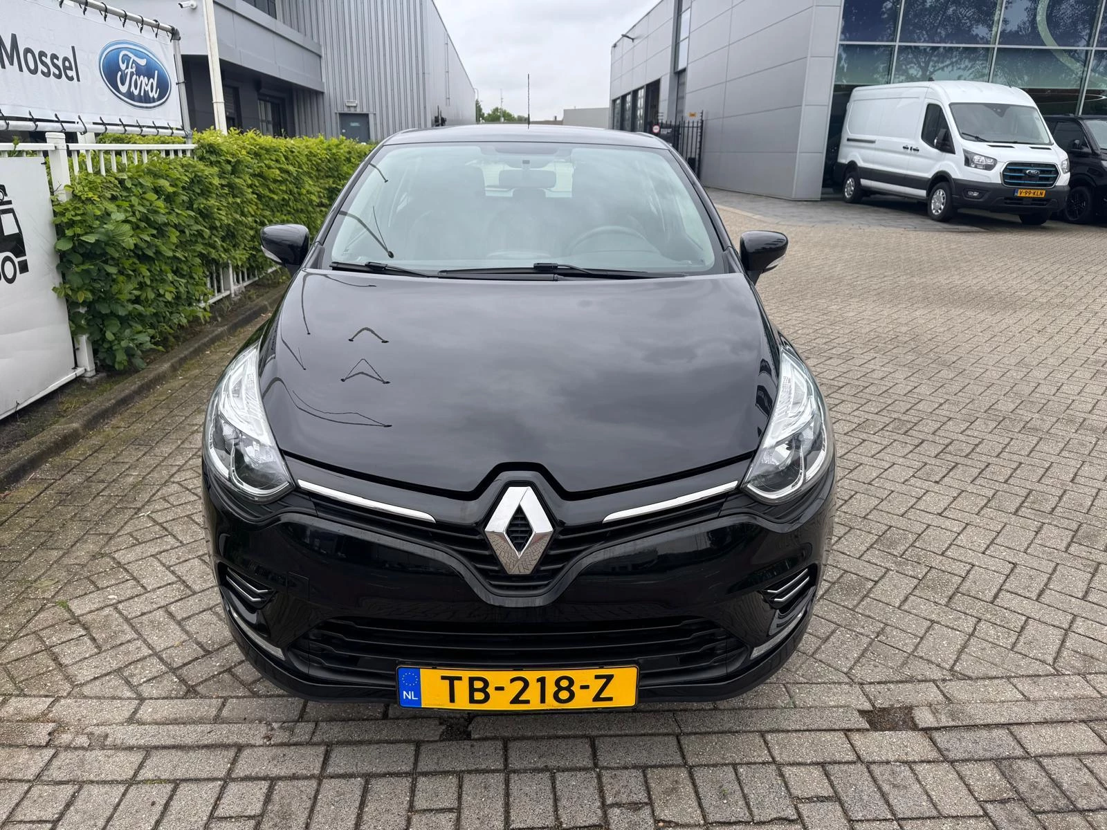 Renault Clio met kenteken 51100 – autofoto 4