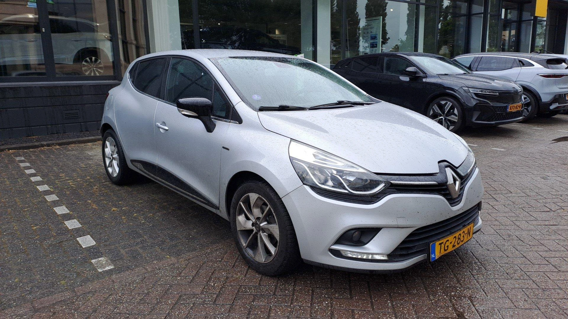 Renault Clio met kenteken 51100 – autofoto 5