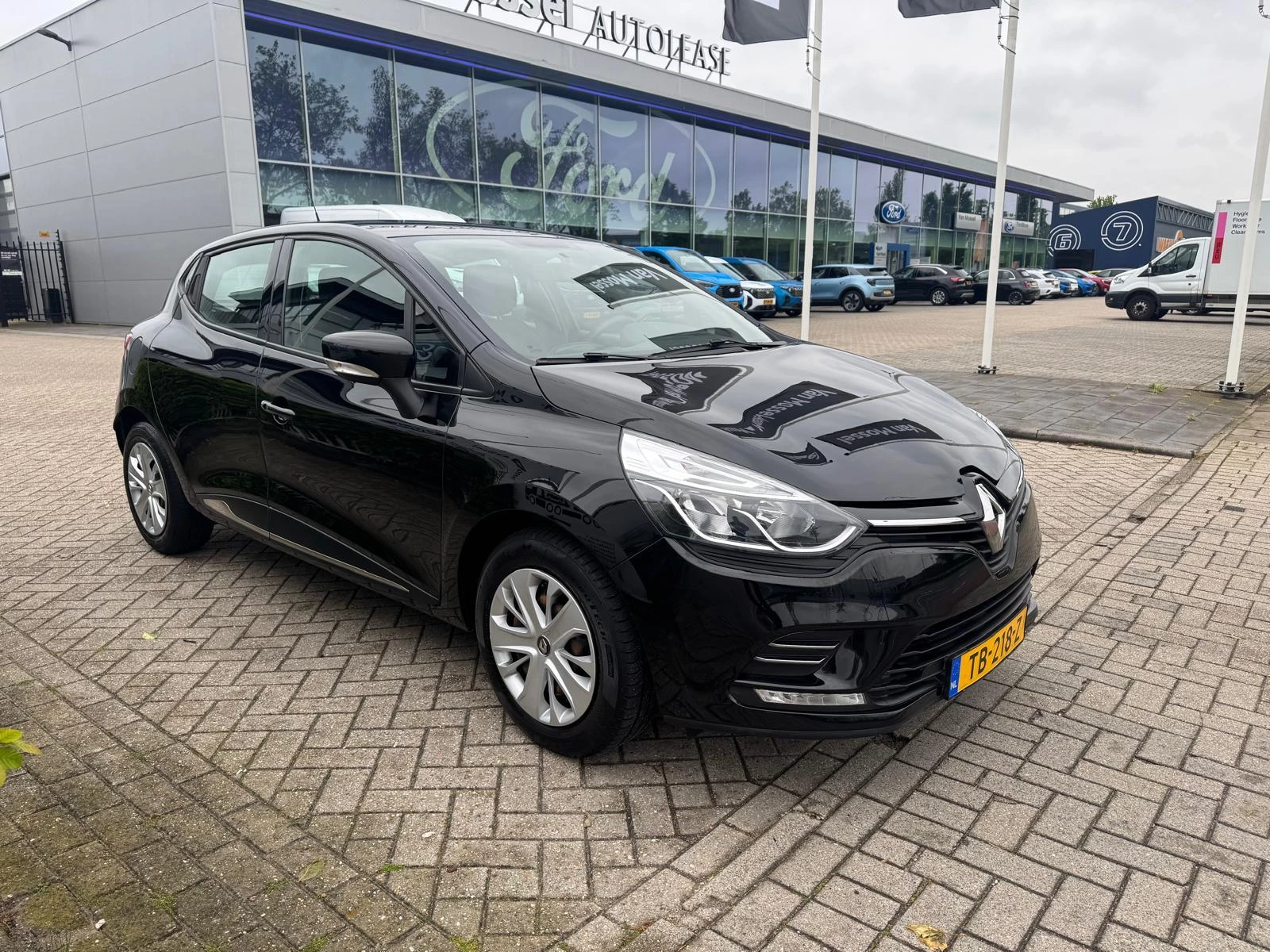 Renault Clio met kenteken 51100 – autofoto 5