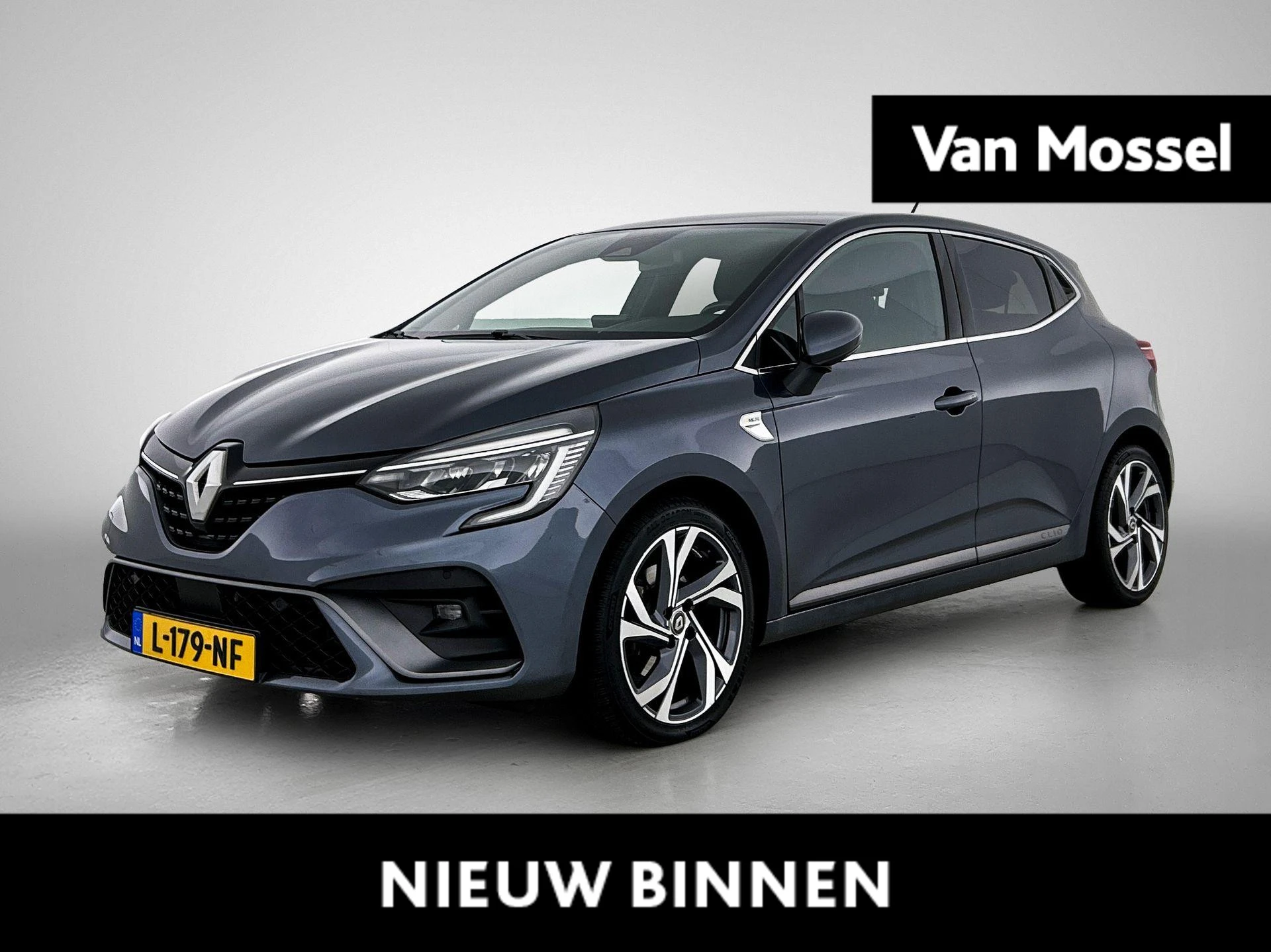 Renault Clio met kenteken 52100 – autofoto 2