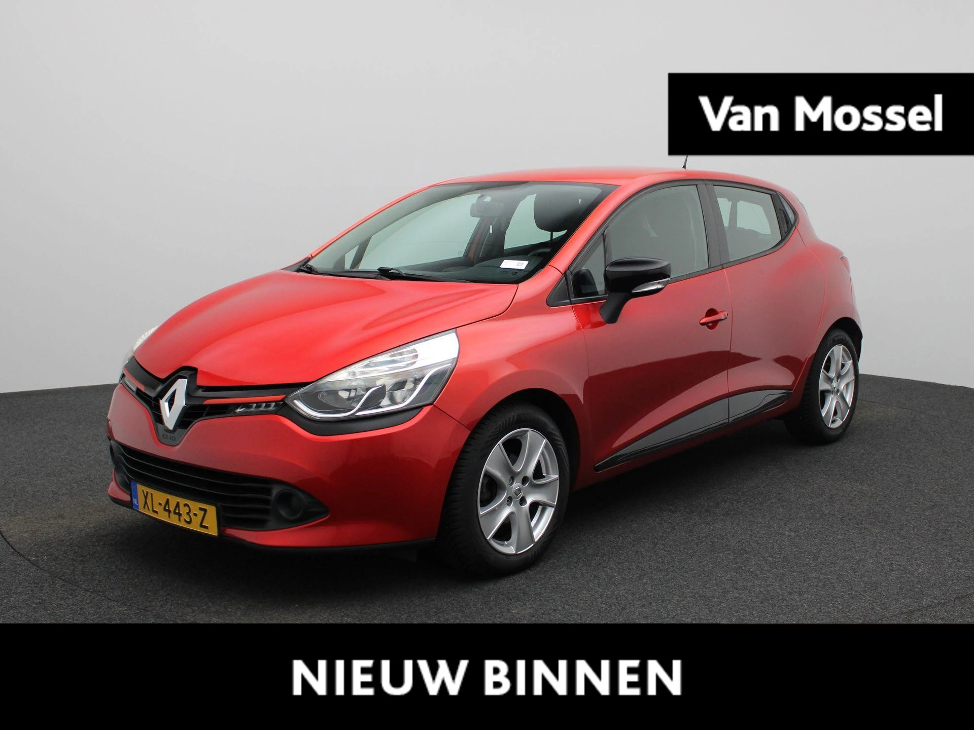 Renault Clio met kenteken 52100 – autofoto 2