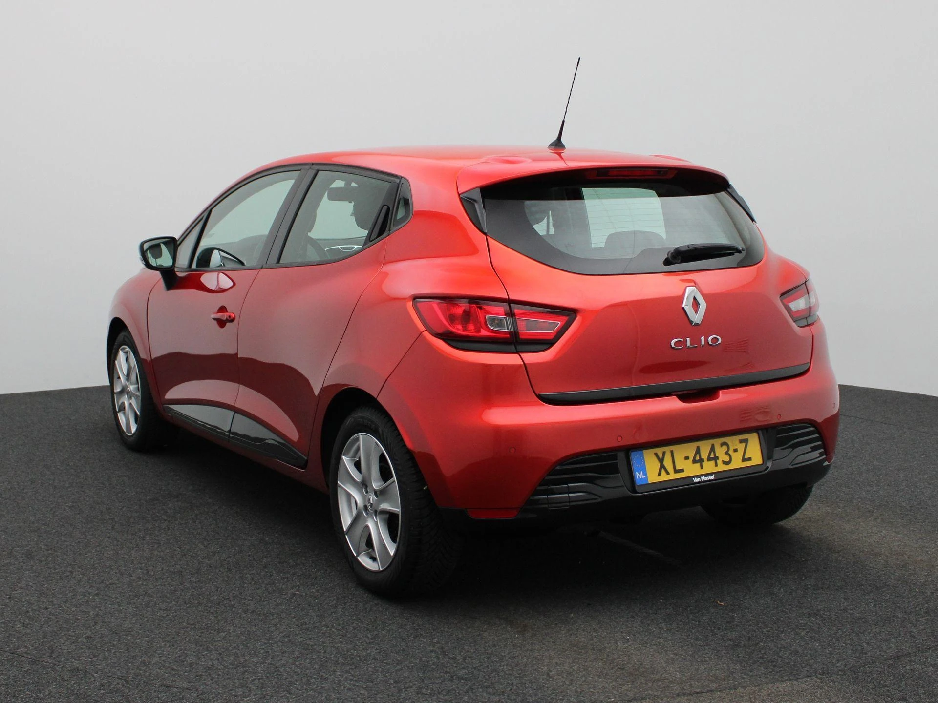Renault Clio met kenteken 52100 – autofoto 3