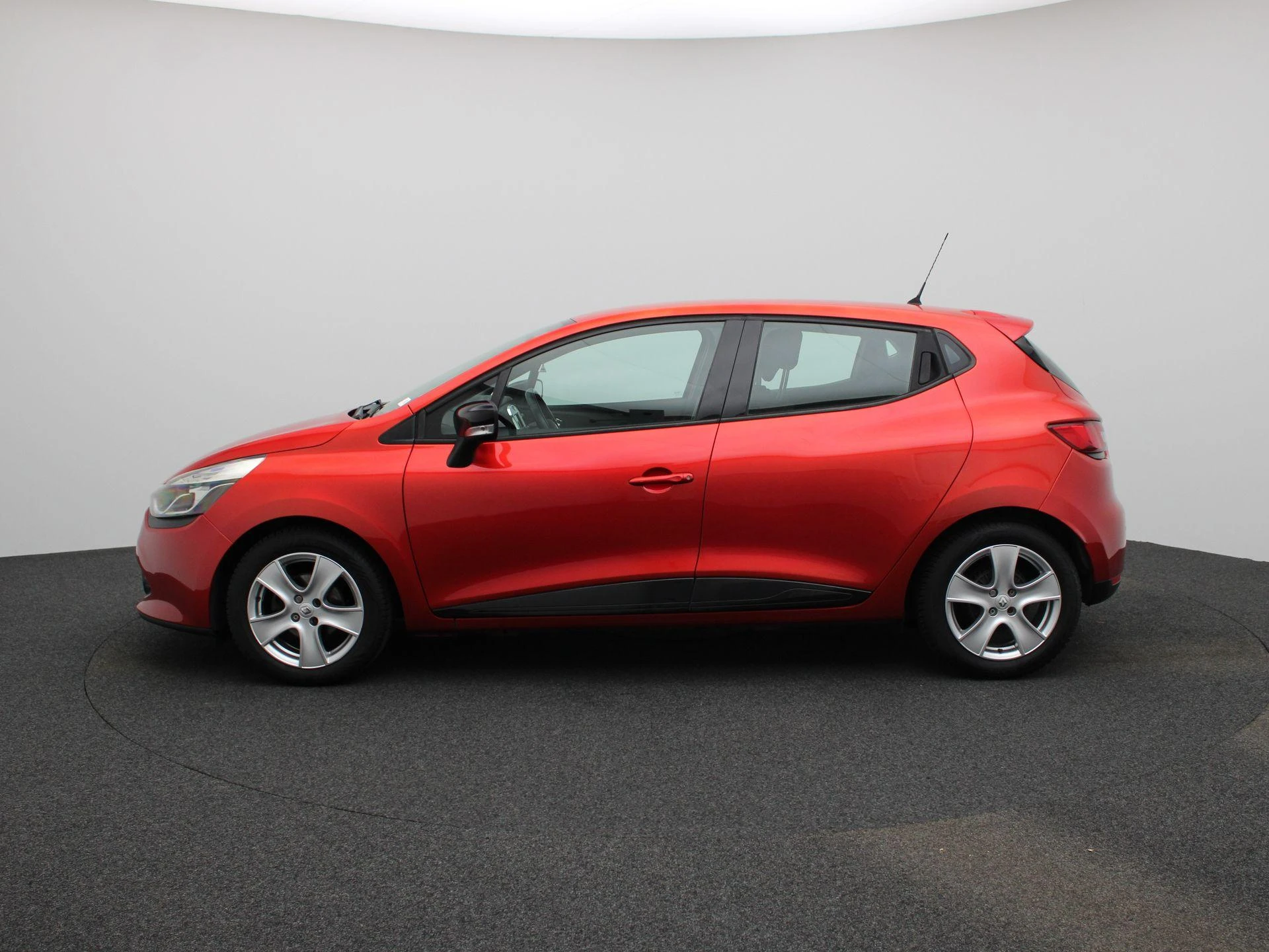 Renault Clio met kenteken 52100 – autofoto 5