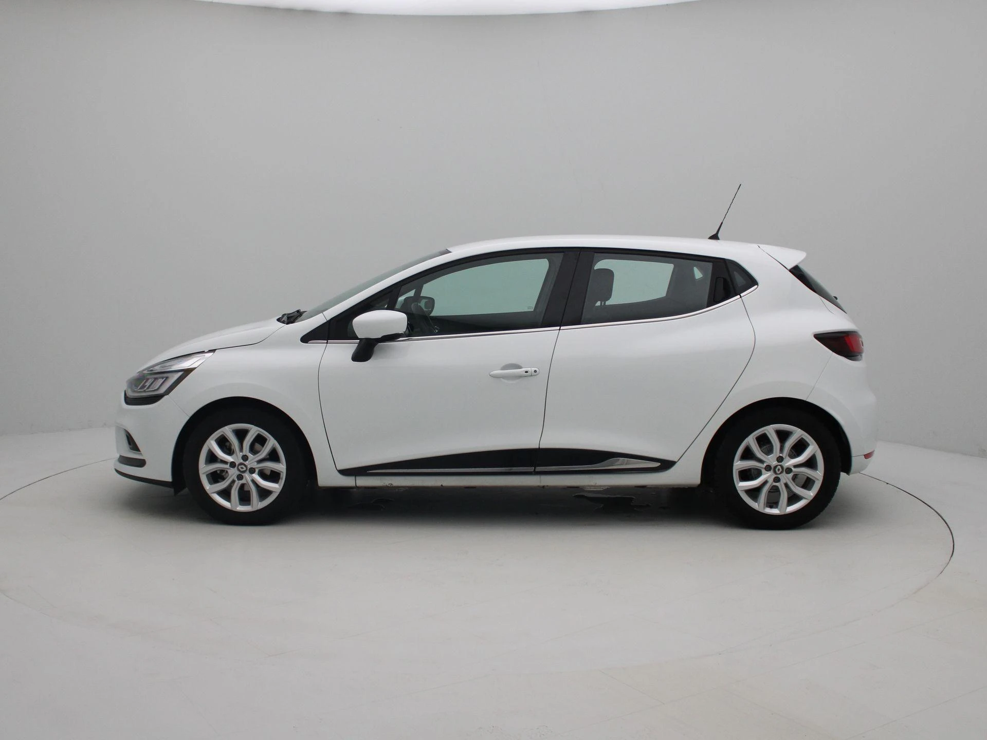 Renault Clio met kenteken 54100 – autofoto 5