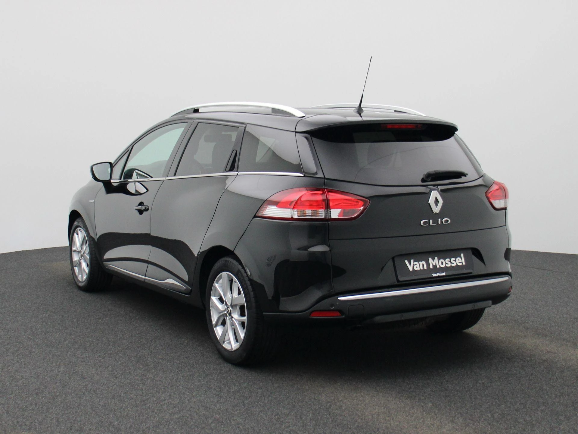 Renault Clio met kenteken 64100 – autofoto 3