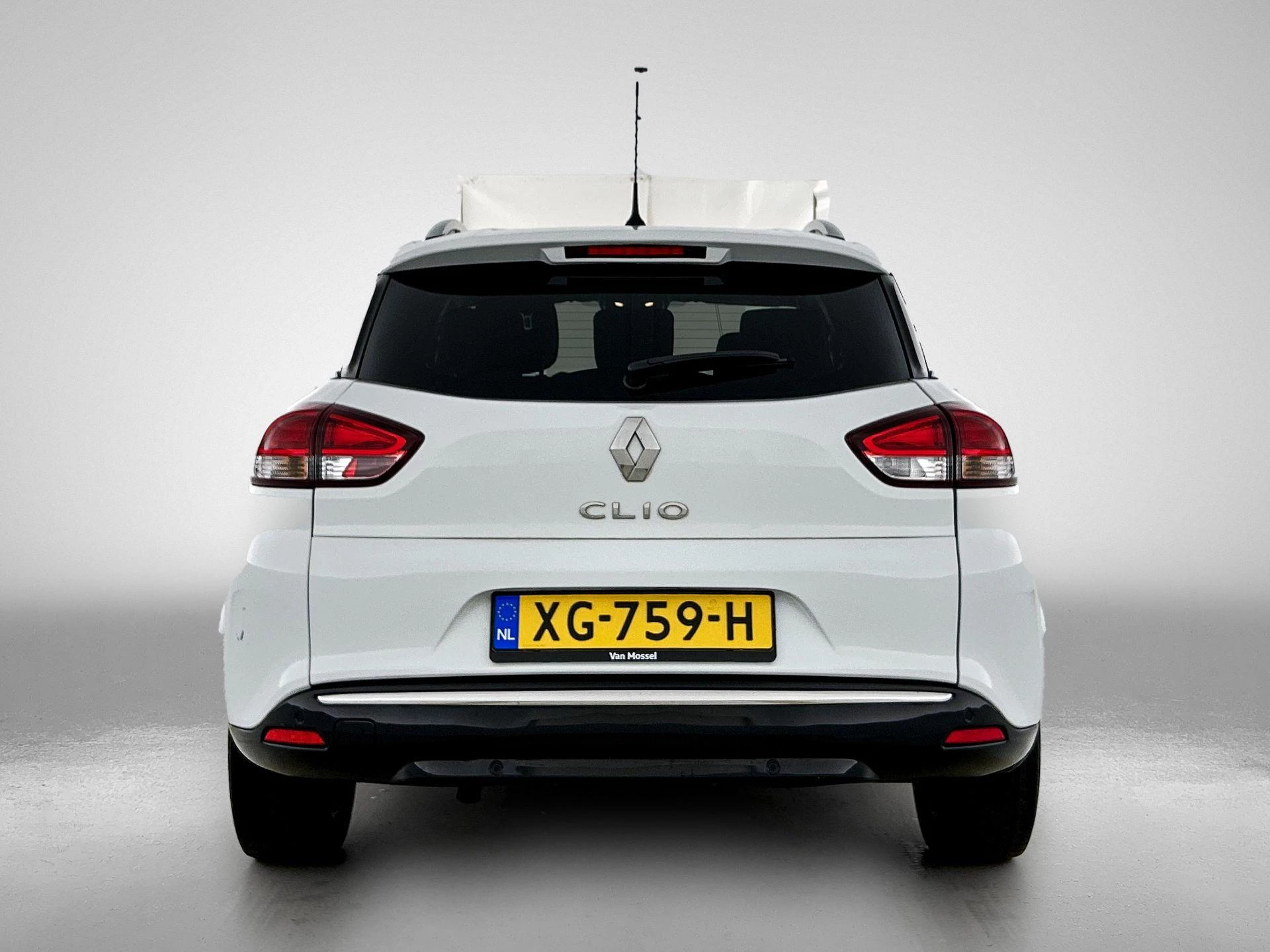 Renault Clio met kenteken 64100 – autofoto 5
