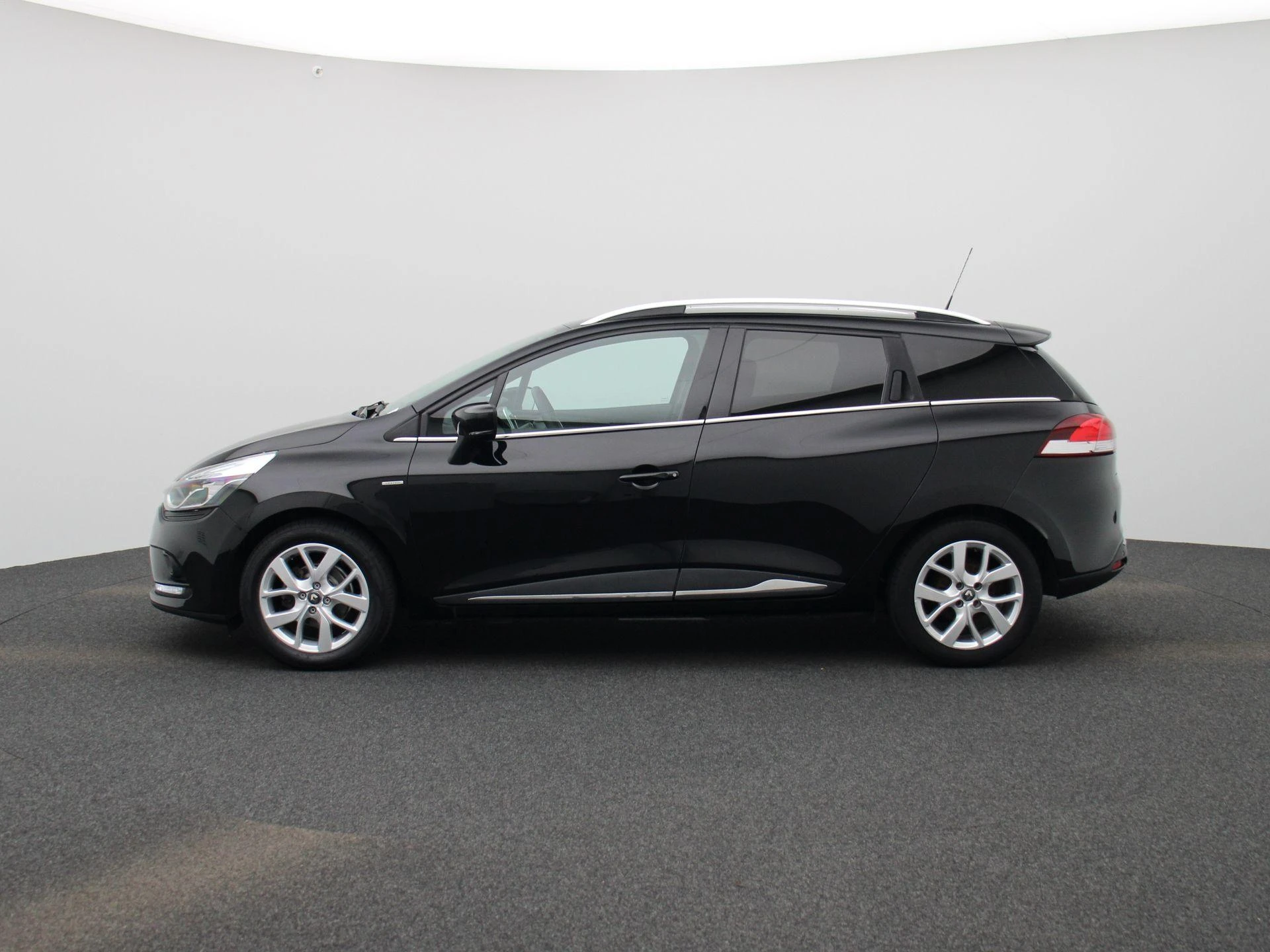 Renault Clio met kenteken 64100 – autofoto 5