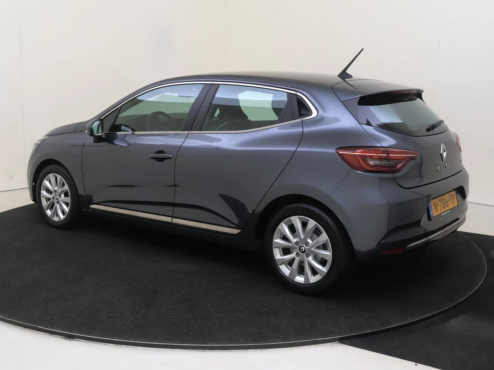 Renault Clio – autofoto 4