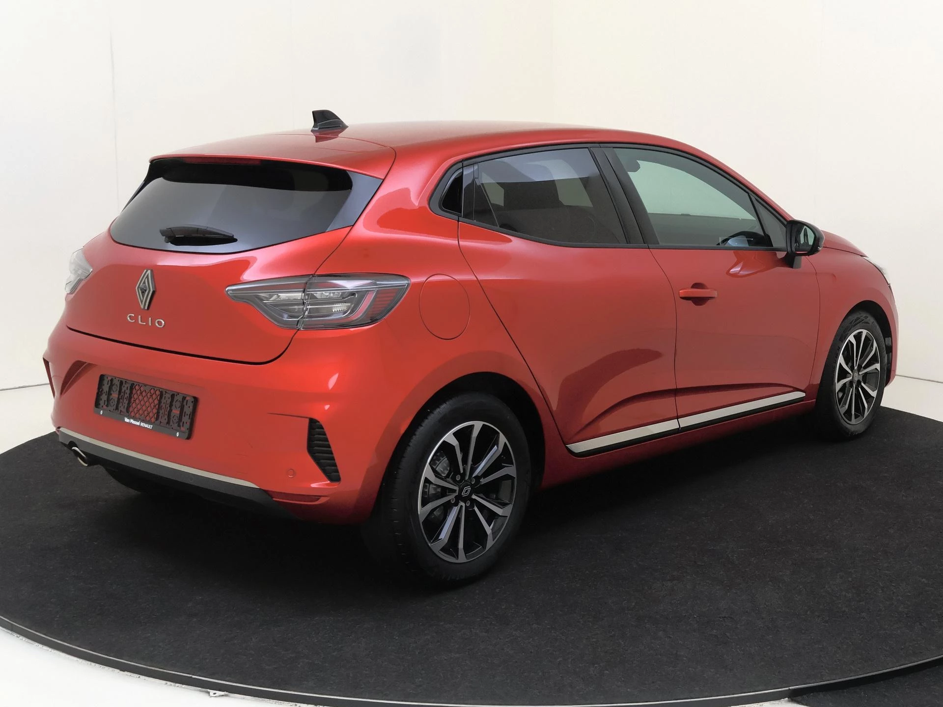 Renault Clio met kenteken JJR-68-F – autofoto 5