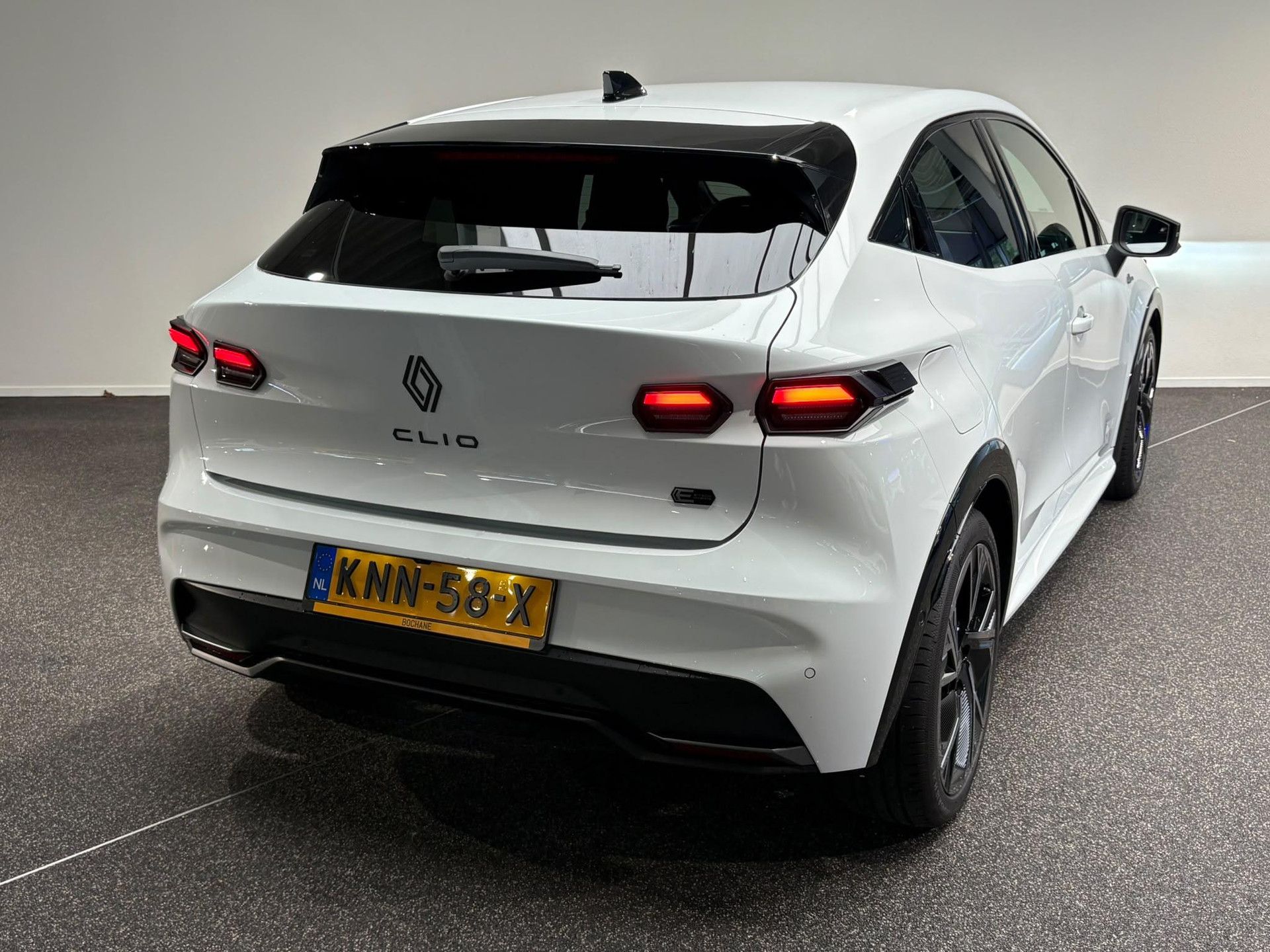 Renault Clio met kenteken KNN-58-X – autofoto 2