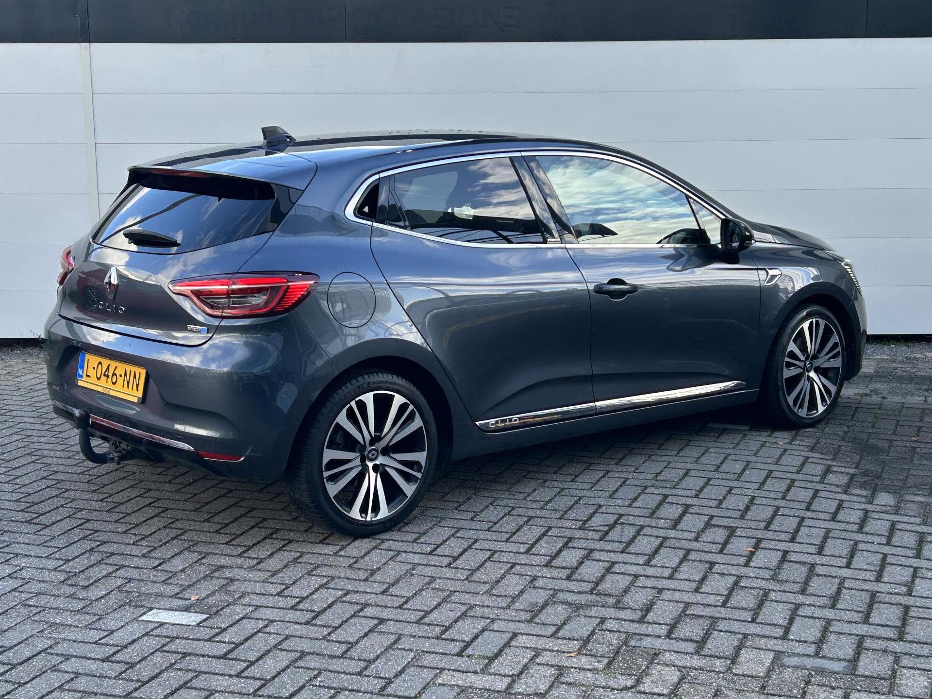 Renault Clio met kenteken L-046-NN – autofoto 2
