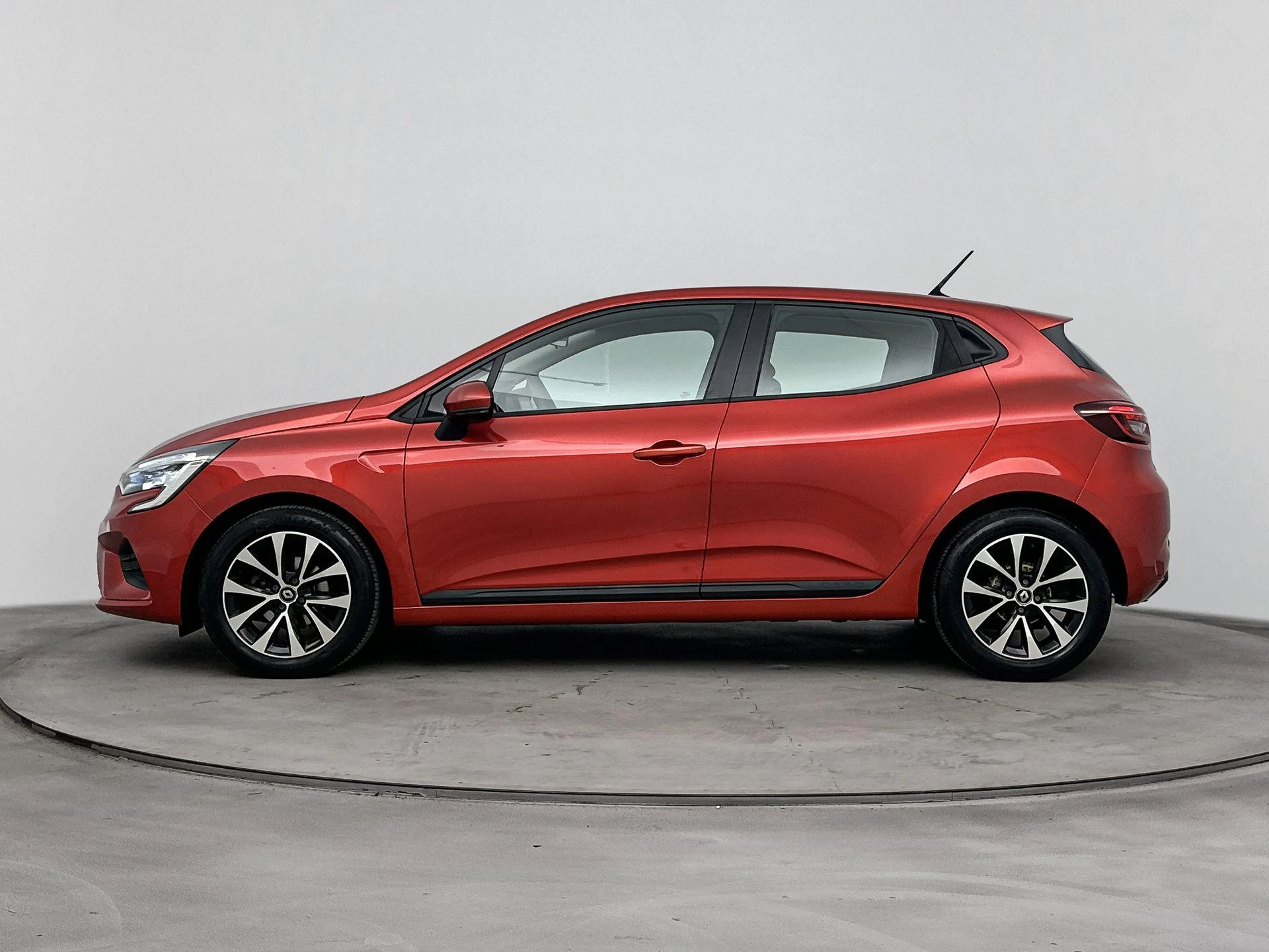Renault Clio met kenteken L-366-VZ – autofoto 4