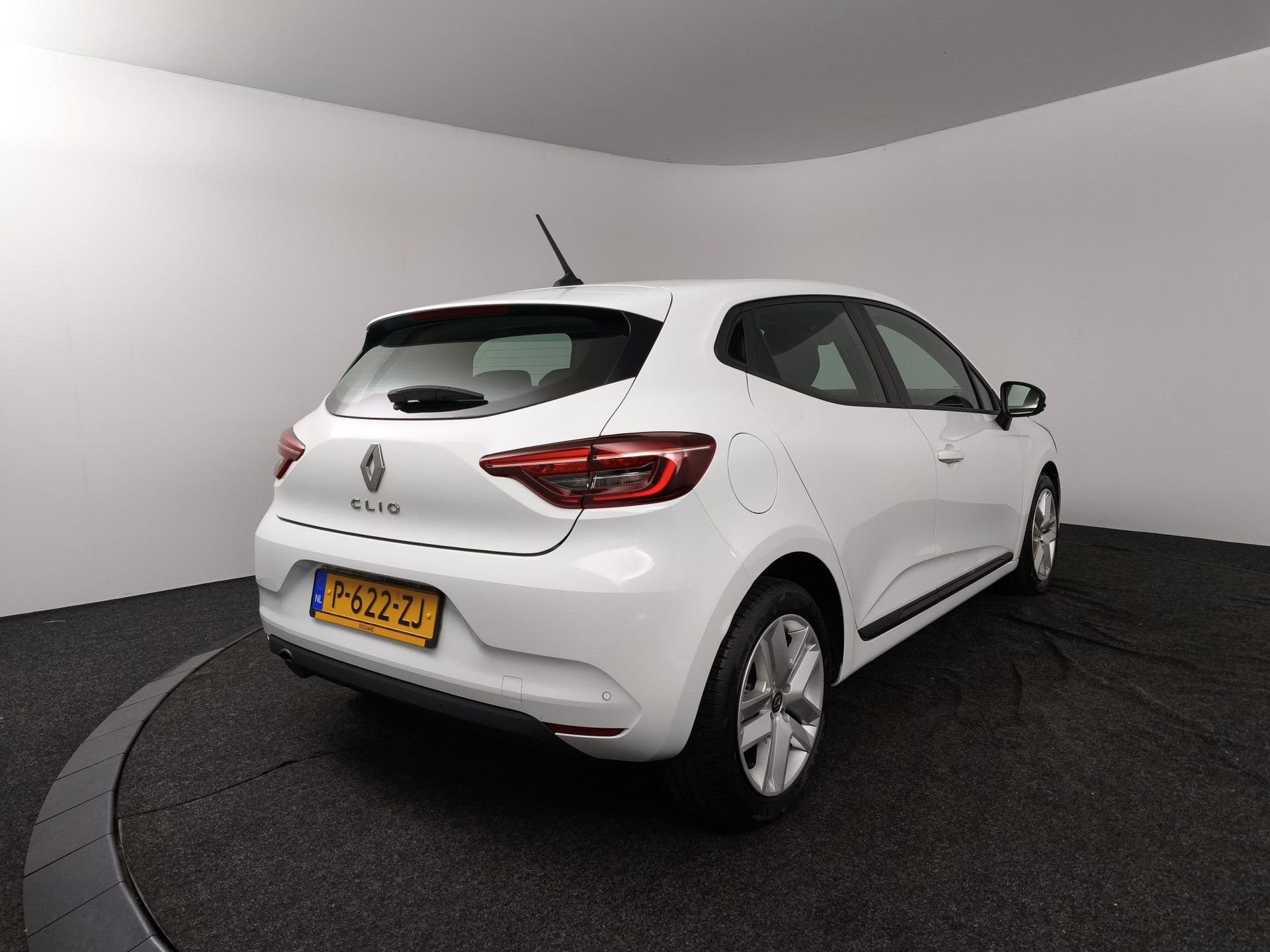 Renault Clio met kenteken P-622-ZJ – autofoto 2