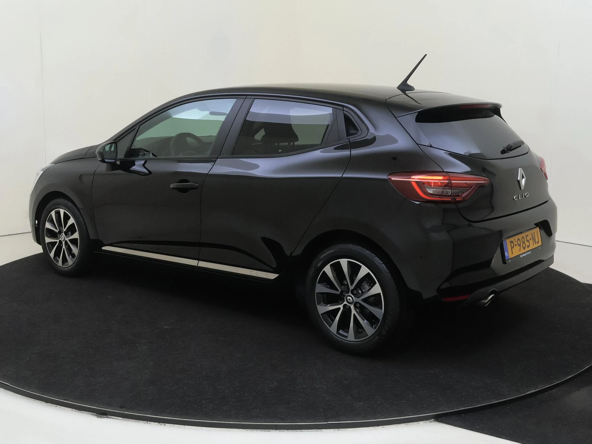 Renault Clio met kenteken P-985-NJ – autofoto 4