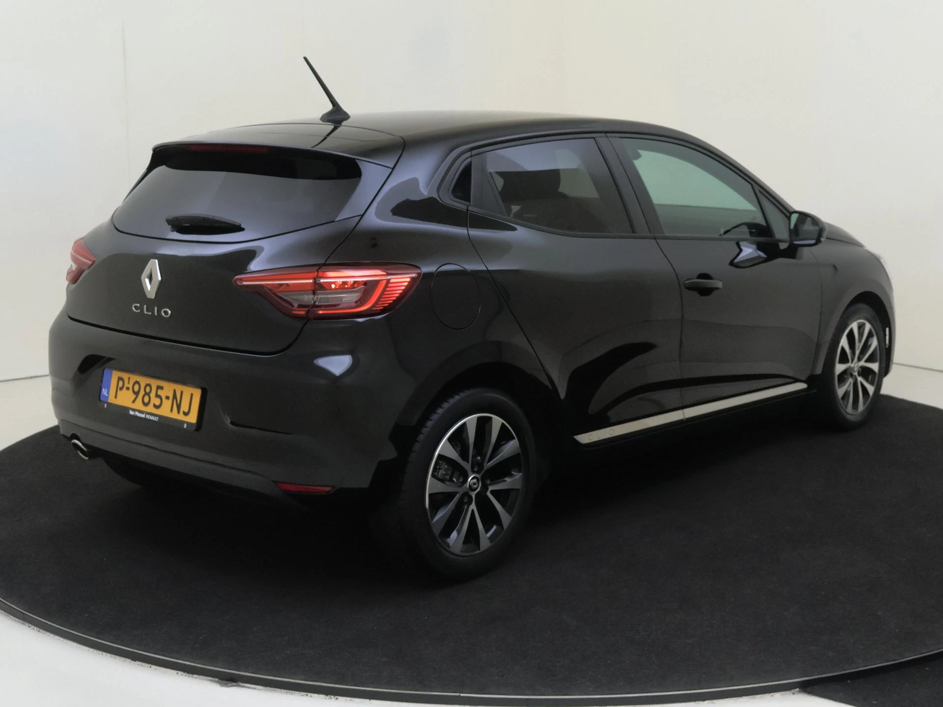 Renault Clio met kenteken P-985-NJ – autofoto 5