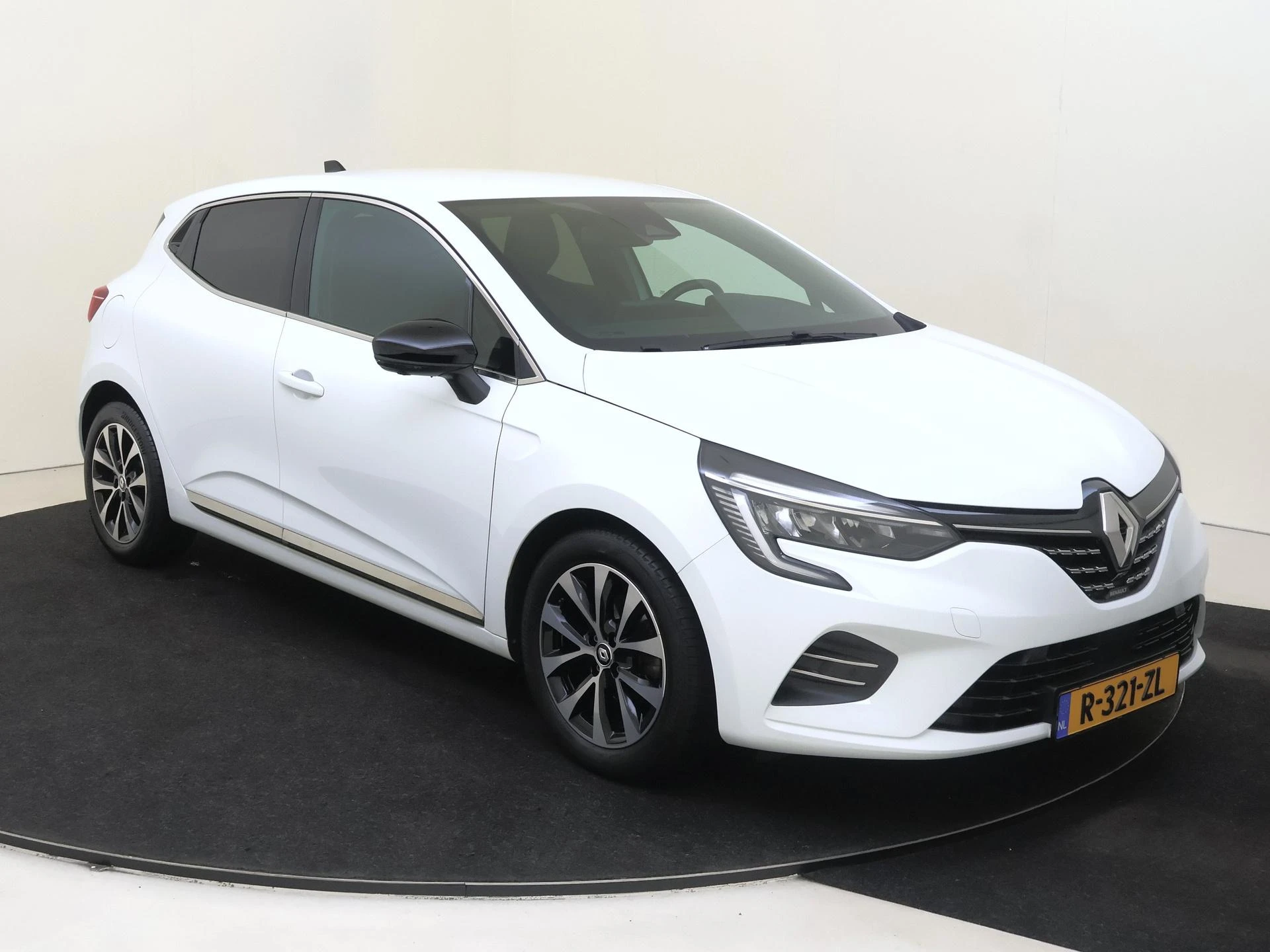 Renault Clio met kenteken R-321-ZL – autofoto 3