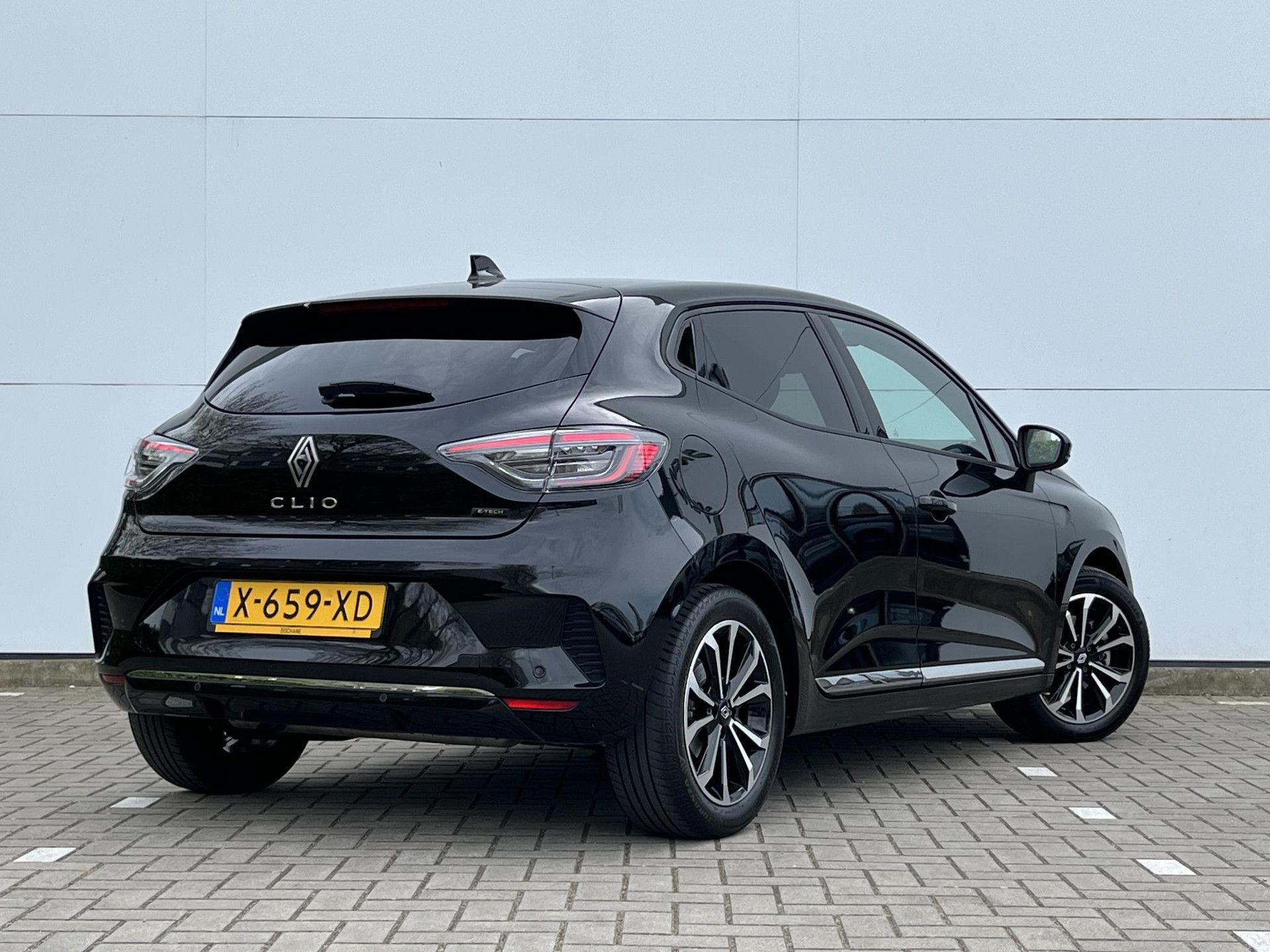 Renault Clio met kenteken X-659-XD – autofoto 2