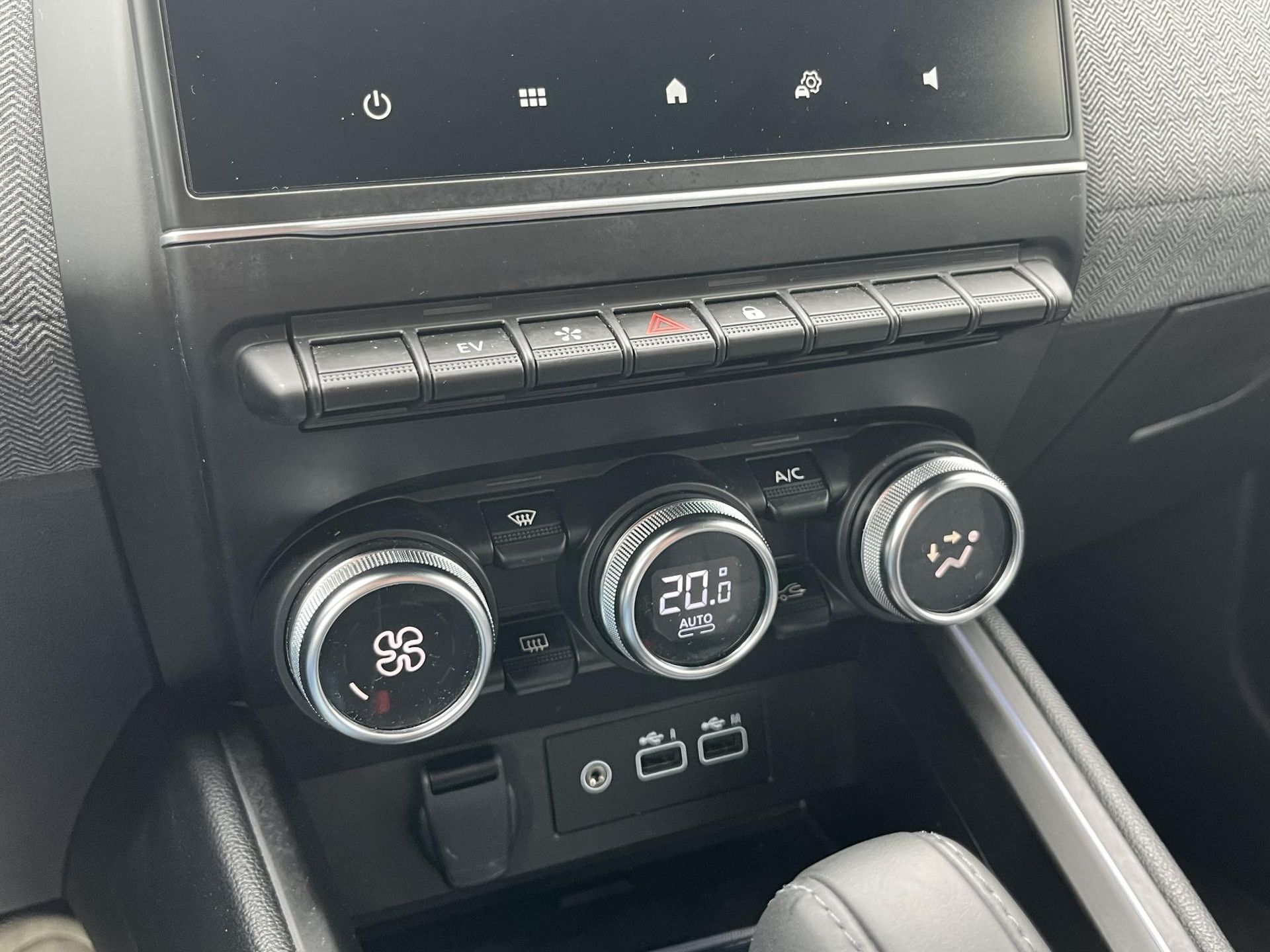 Renault Clio met kenteken X-659-XD – autofoto 4
