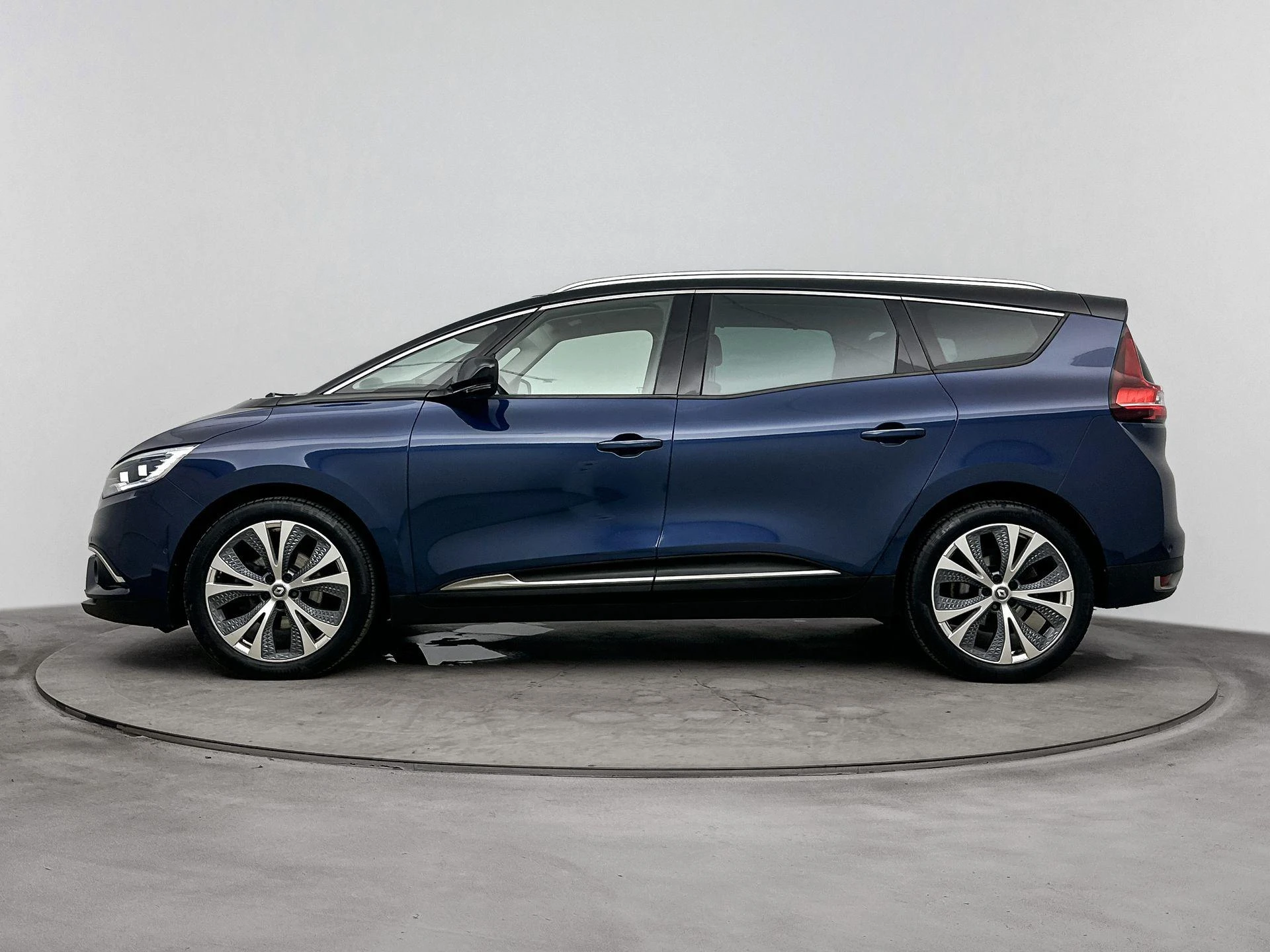 Renault GrandScénic met kenteken 61100 – autofoto 4