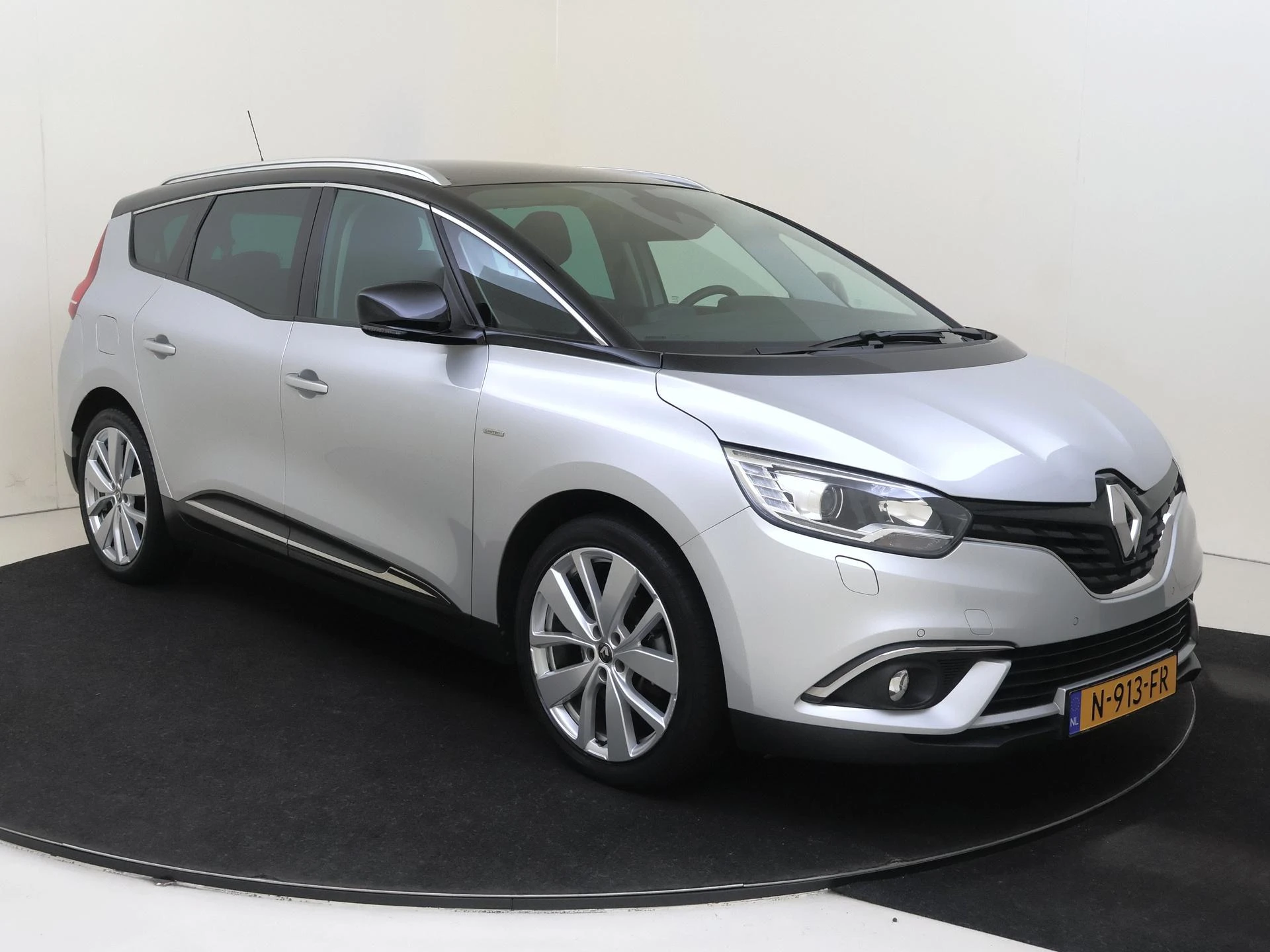 Renault GrandScénic met kenteken 76100 – autofoto 3