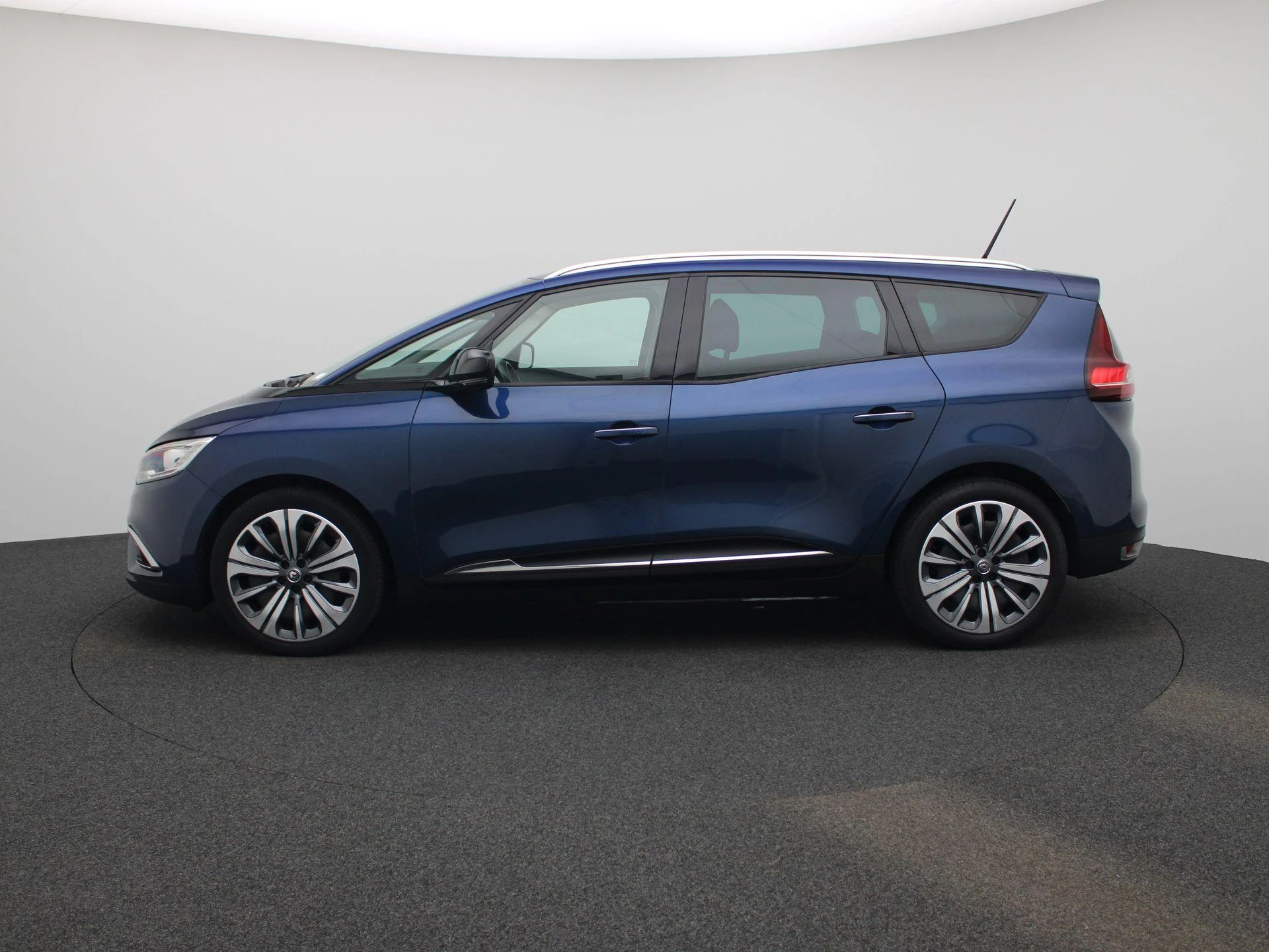 Renault GrandScénic met kenteken N-534-LT – autofoto 5