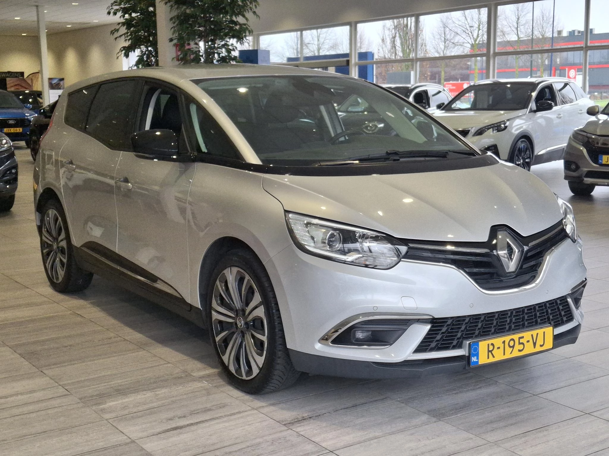 Renault GrandScénic met kenteken R-195-VJ – autofoto 4