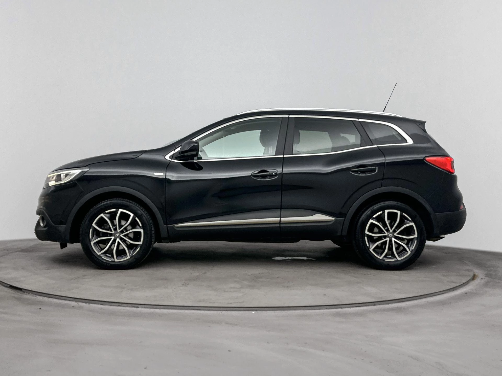 Renault Kadjar met kenteken 64100 – autofoto 4