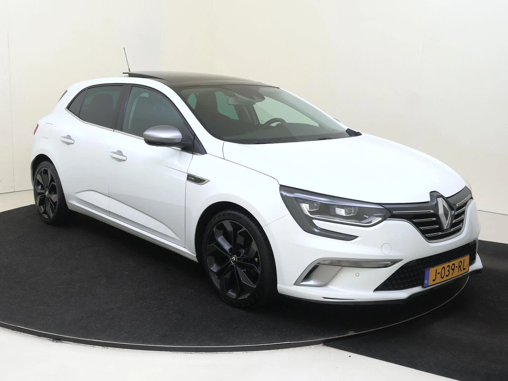 Renault Mégane met kenteken 70100 – autofoto 3