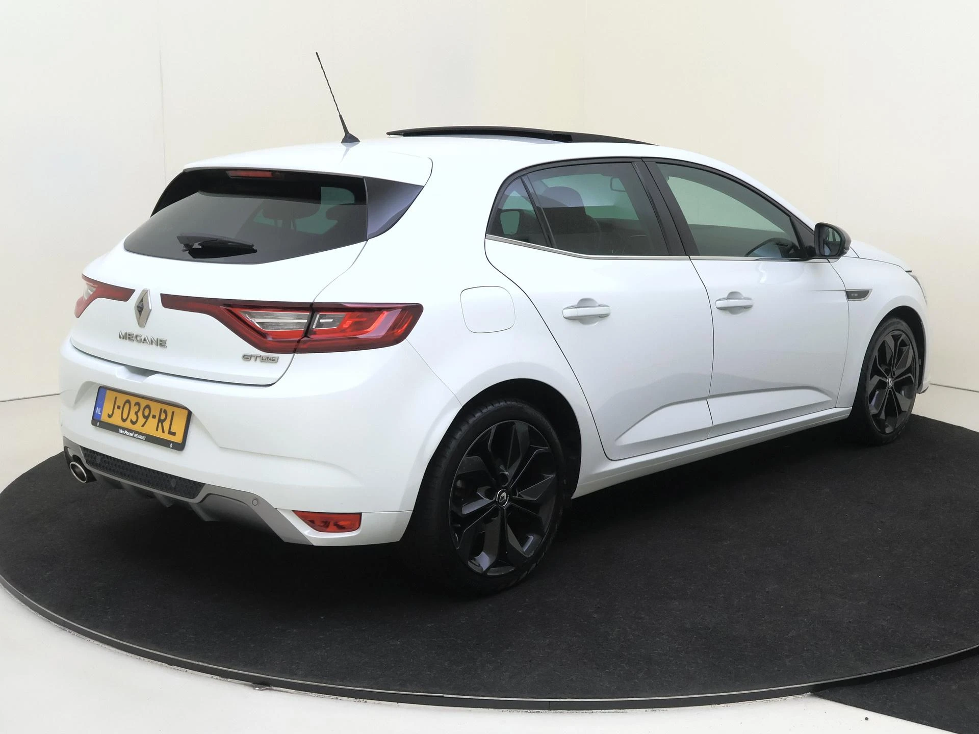 Renault Mégane met kenteken 70100 – autofoto 5