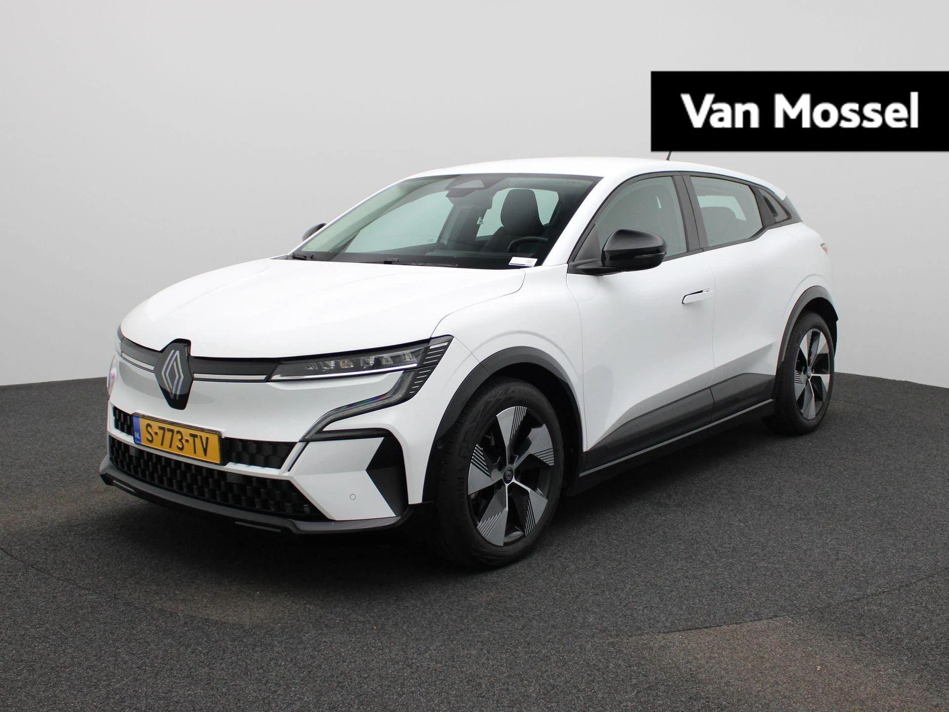 Renault MeganeE-Tech – autofoto 2