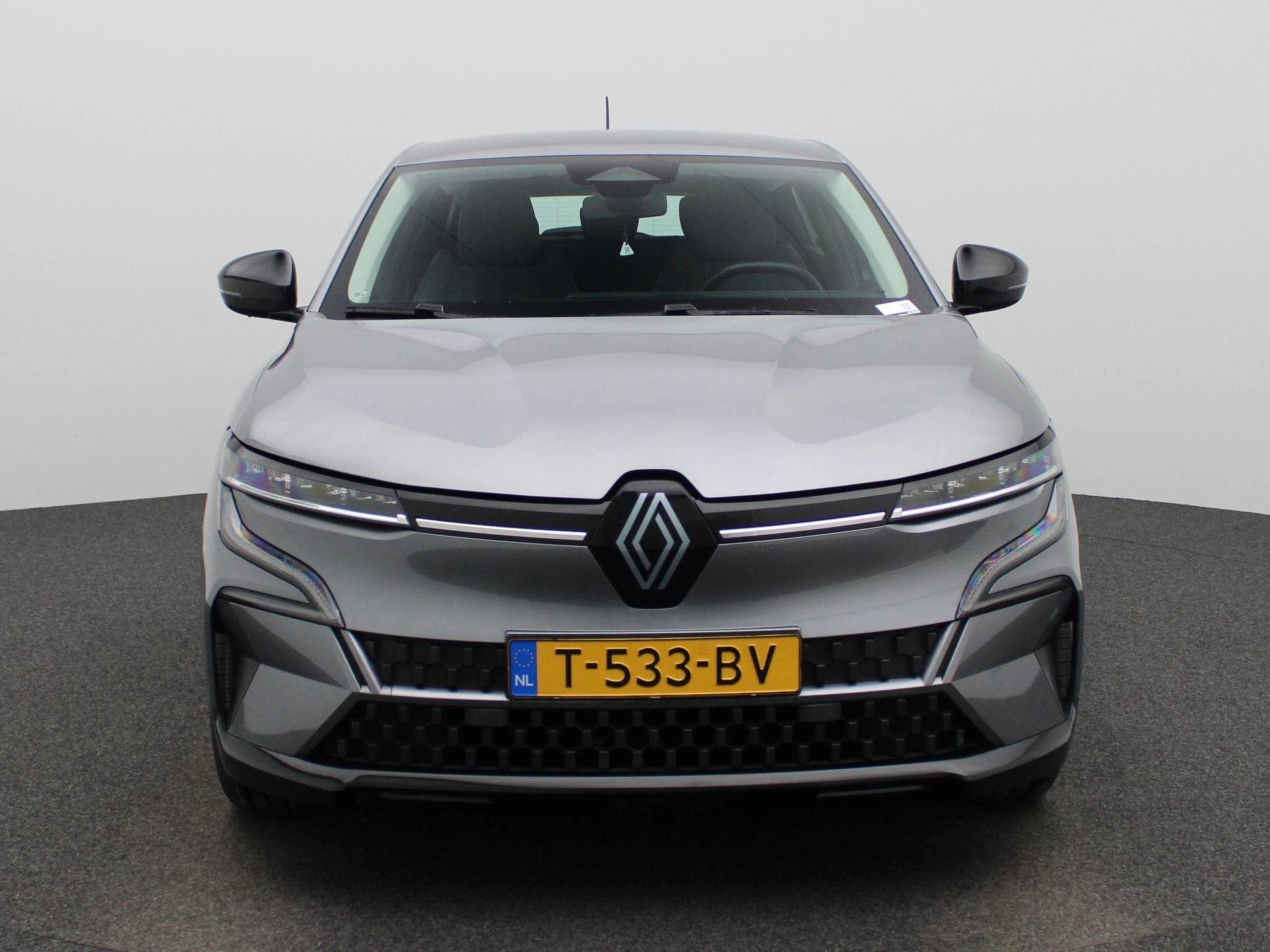 Renault MeganeE-Tech – autofoto 3
