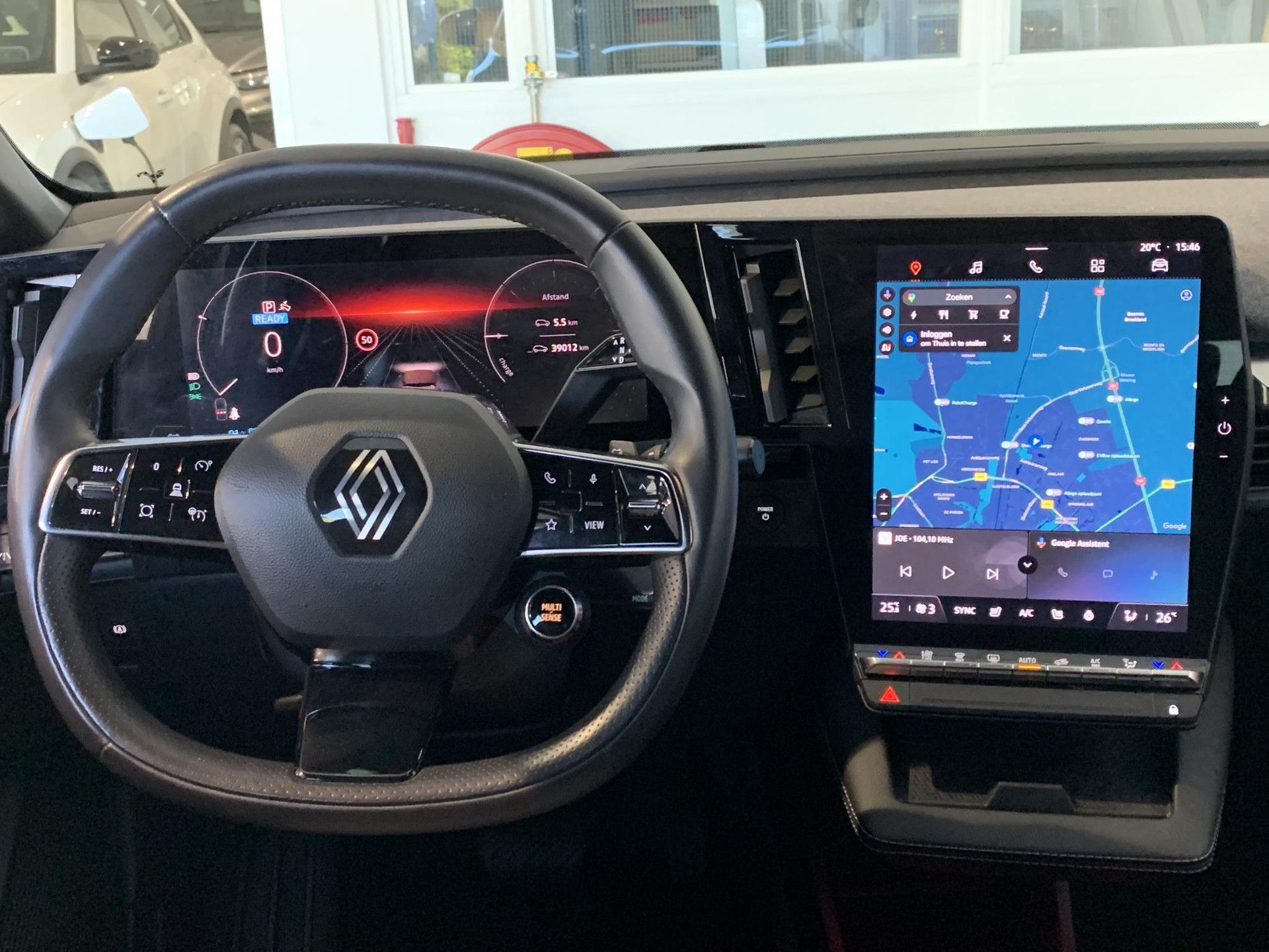Renault MeganeE-Tech met kenteken R-213-SL – autofoto 3