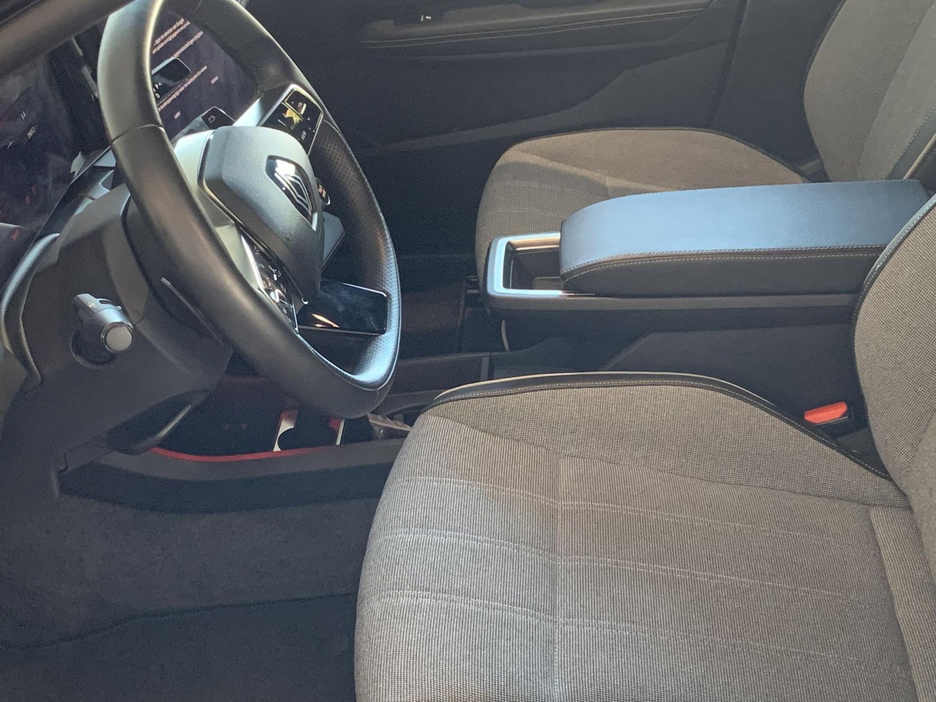 Renault MeganeE-Tech met kenteken R-213-SL – autofoto 4