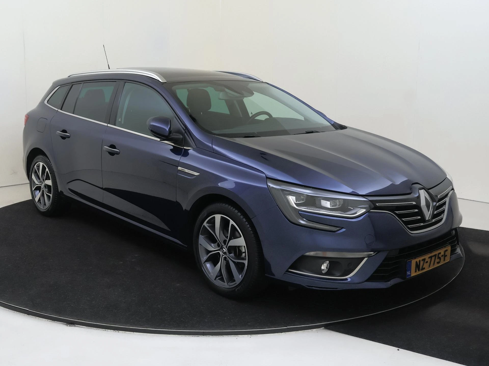 Renault MéganeEstate met kenteken 54100 – autofoto 3