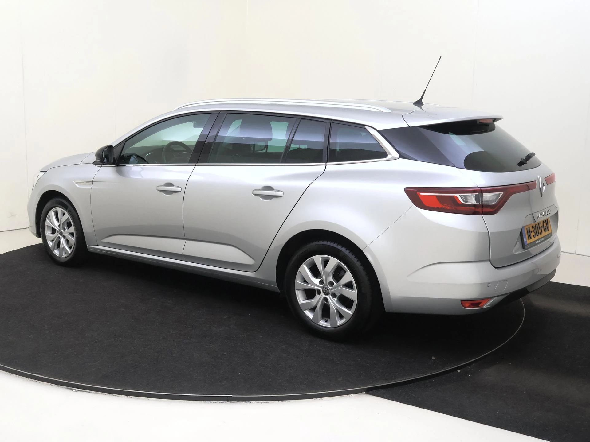 Renault MéganeEstate met kenteken 71100 – autofoto 4